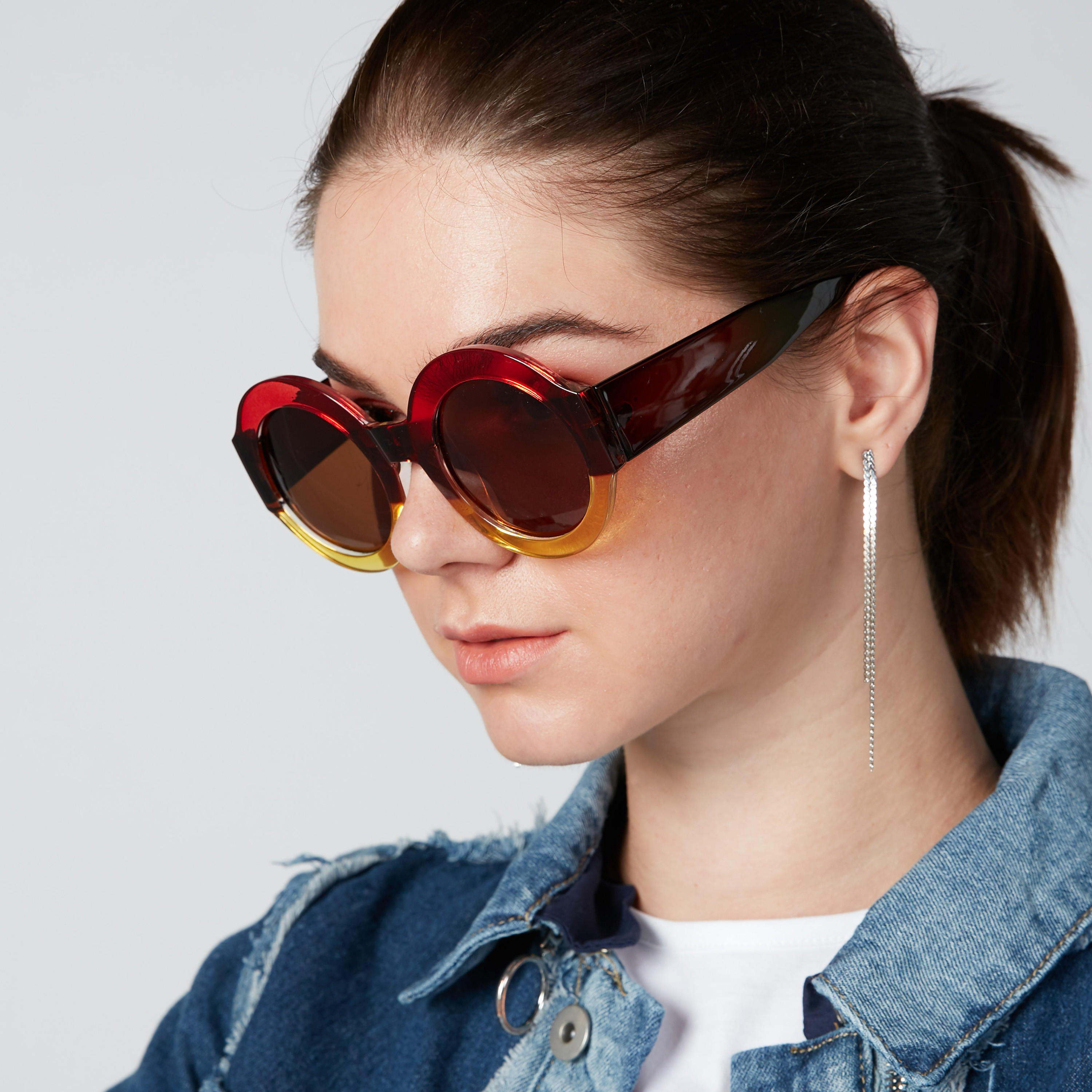 Dual-Toned Round Sunglasses-women-sunglasses-image-2