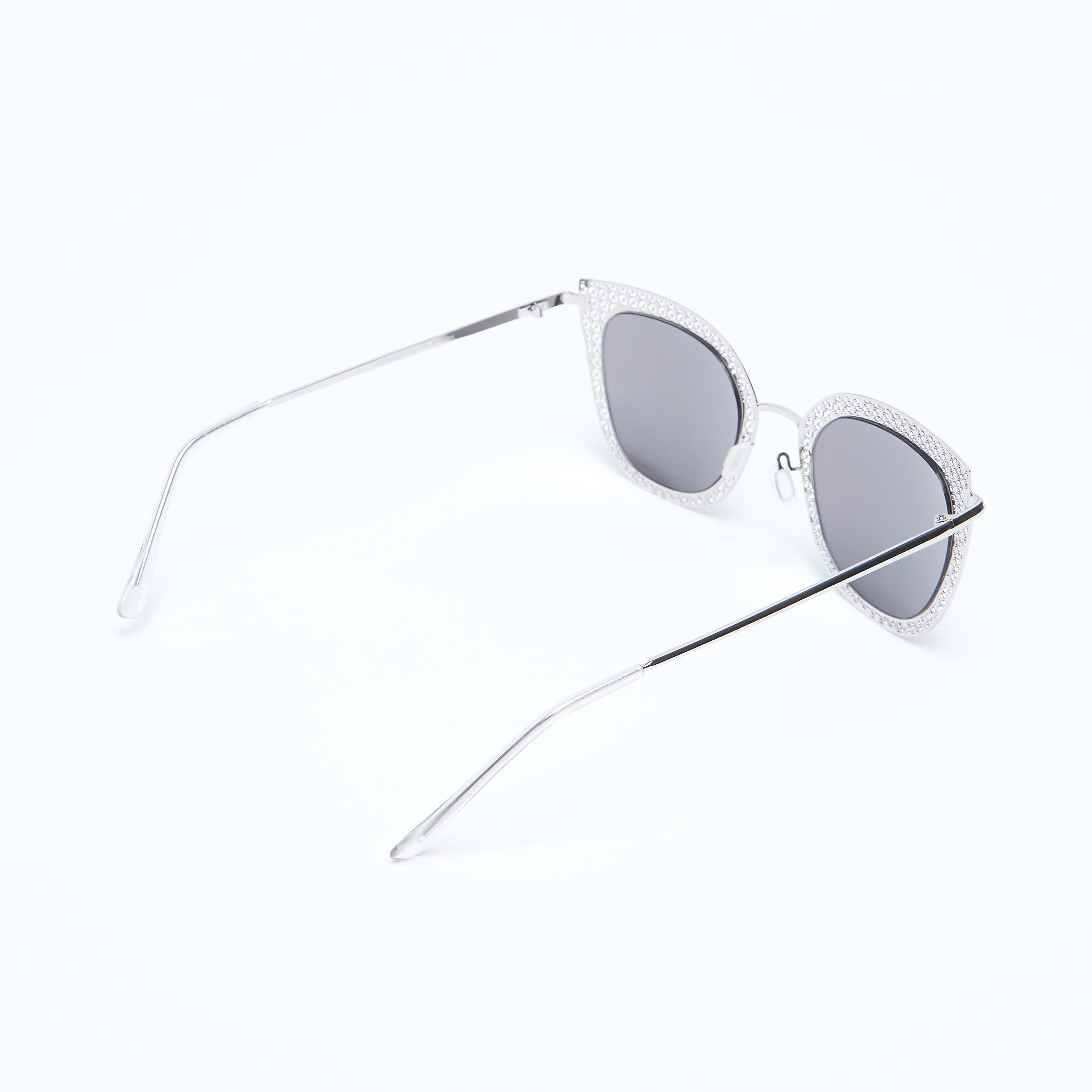 نظارة شمس واي فيرار بتفاصيل مفرّغة-women-sunglasses-image-5