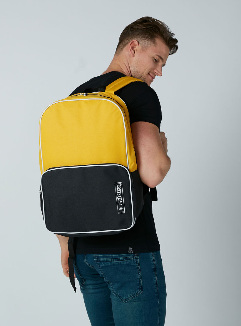 حقيبة ظهر بسحّاب إغلاق وطبعات من كابا-men-bags-image-4
