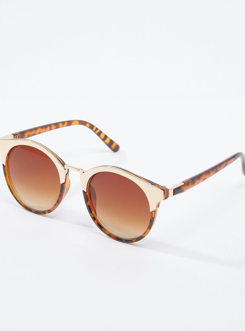 نظارة شمسية مستديرة بتفاصيل ميتاليك وطبعات-women-sunglasses-image-1