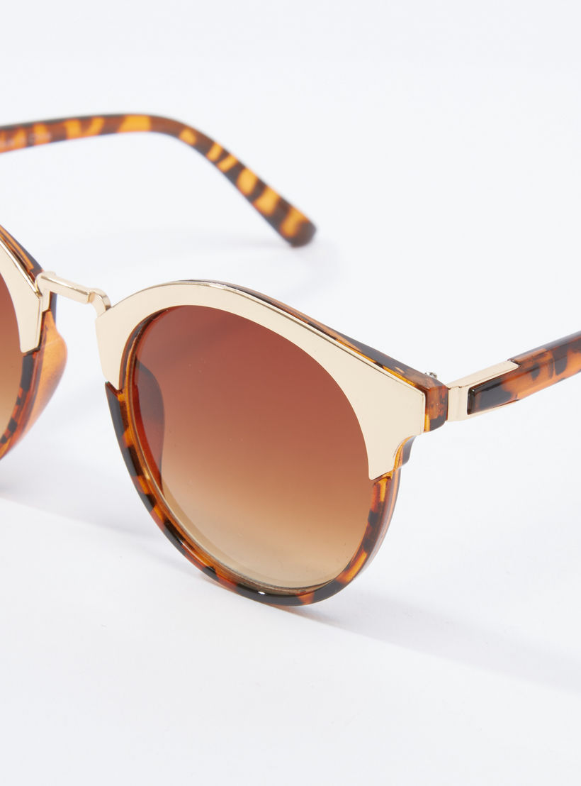 نظارة شمسية مستديرة بتفاصيل ميتاليك وطبعات-women-sunglasses-image-3