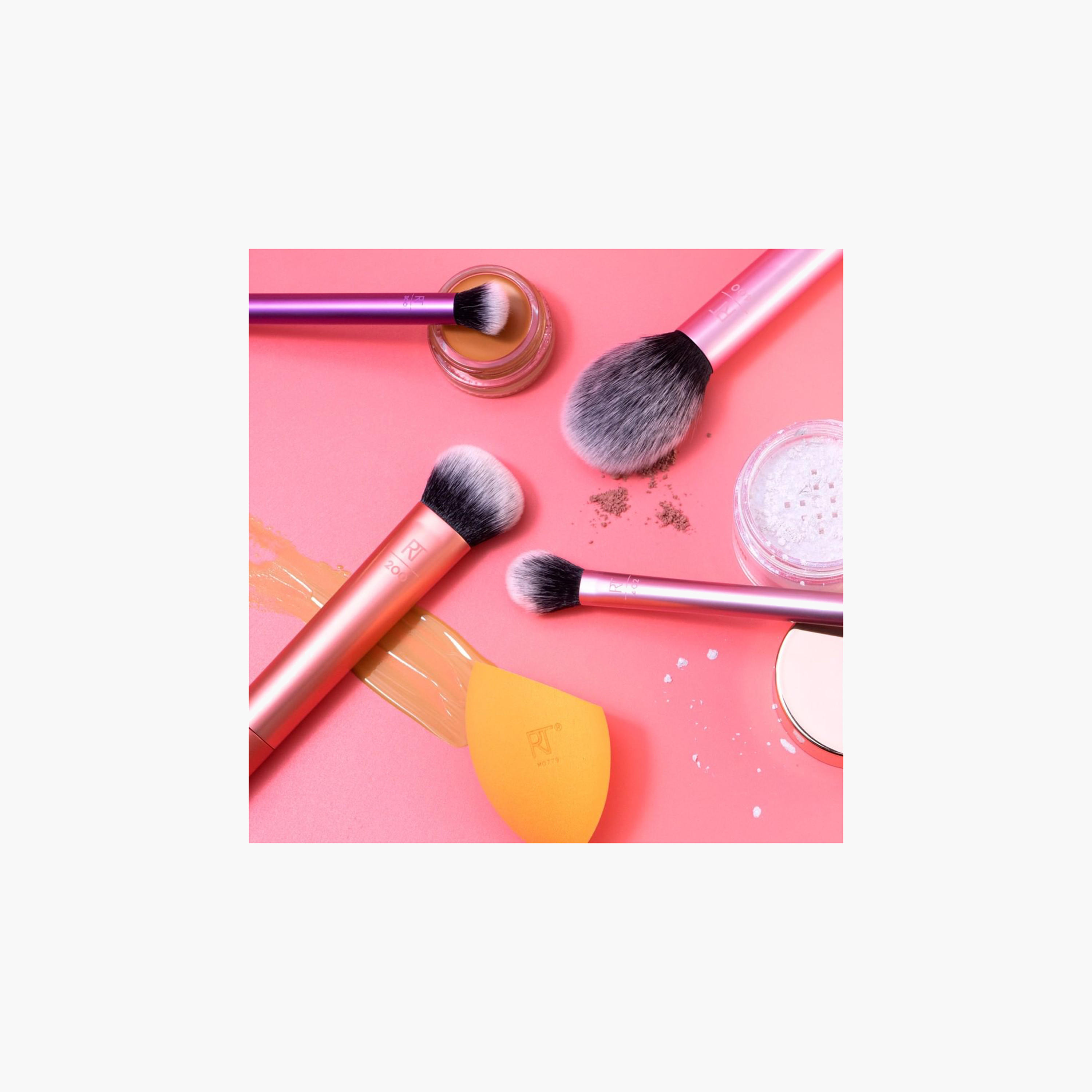 مجموعة فرش مكياج افريداي اسينشيالز من ريل تيكنيكس -من 5 قطع-beautyandpersonalcare-makeup-brushesandaccessories-brushes-image-14