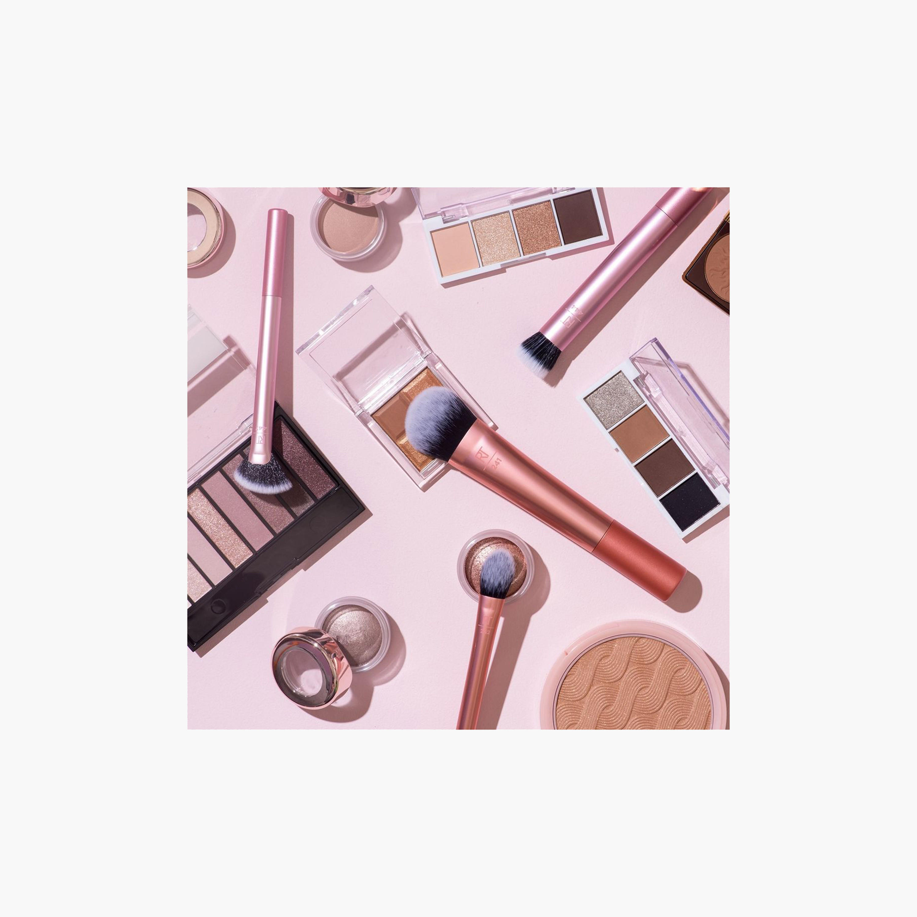 مجموعة فرش مكياج افريداي اسينشيالز من ريل تيكنيكس -من 5 قطع-beautyandpersonalcare-makeup-brushesandaccessories-brushes-image-9