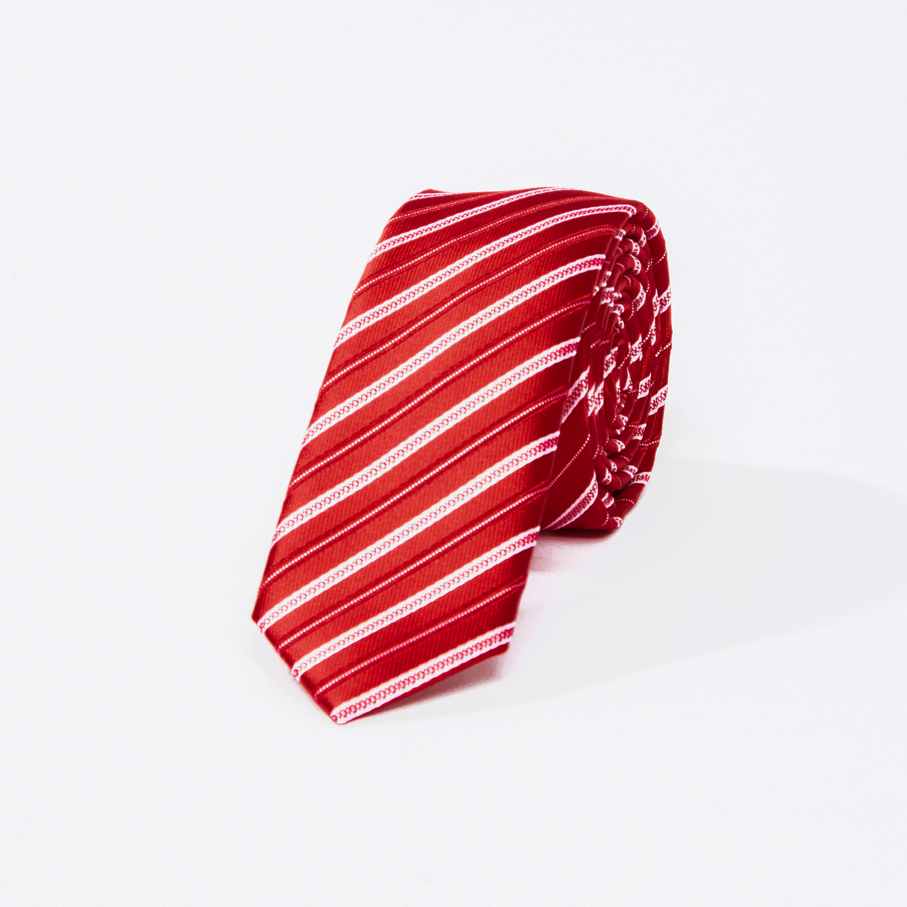 ربطة عنق عاديّة مقلّمة-men-tiesandcufflinks-pocketsquares-image-4