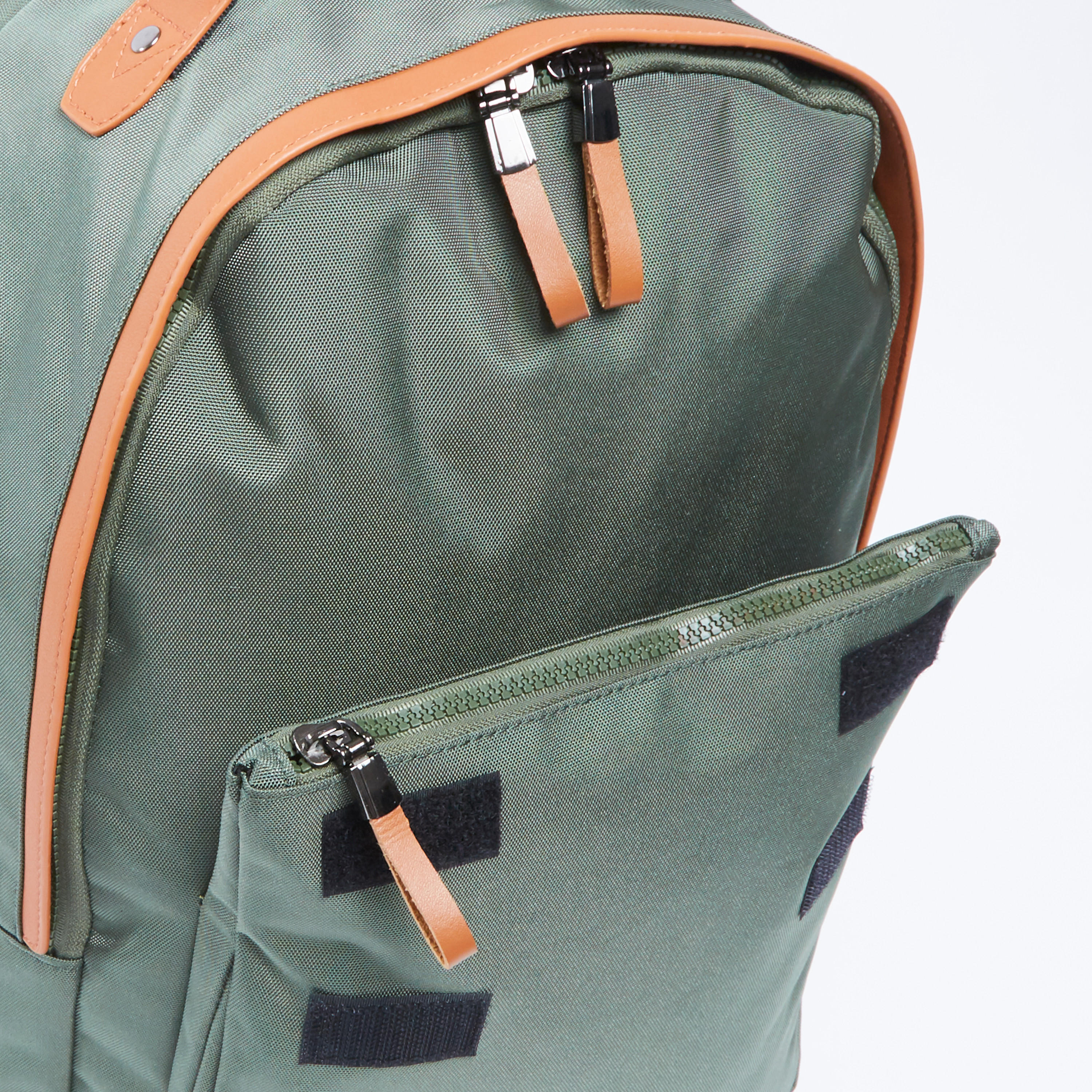 شنطة ظهر سادة بحمّالات قابلة للتعديل ومقبض علوي-men-bags-image-3