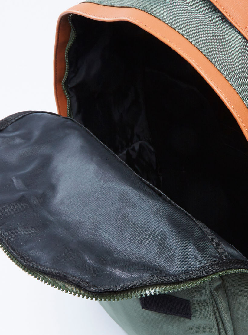 شنطة ظهر سادة بحمّالات قابلة للتعديل ومقبض علوي-men-bags-image-1