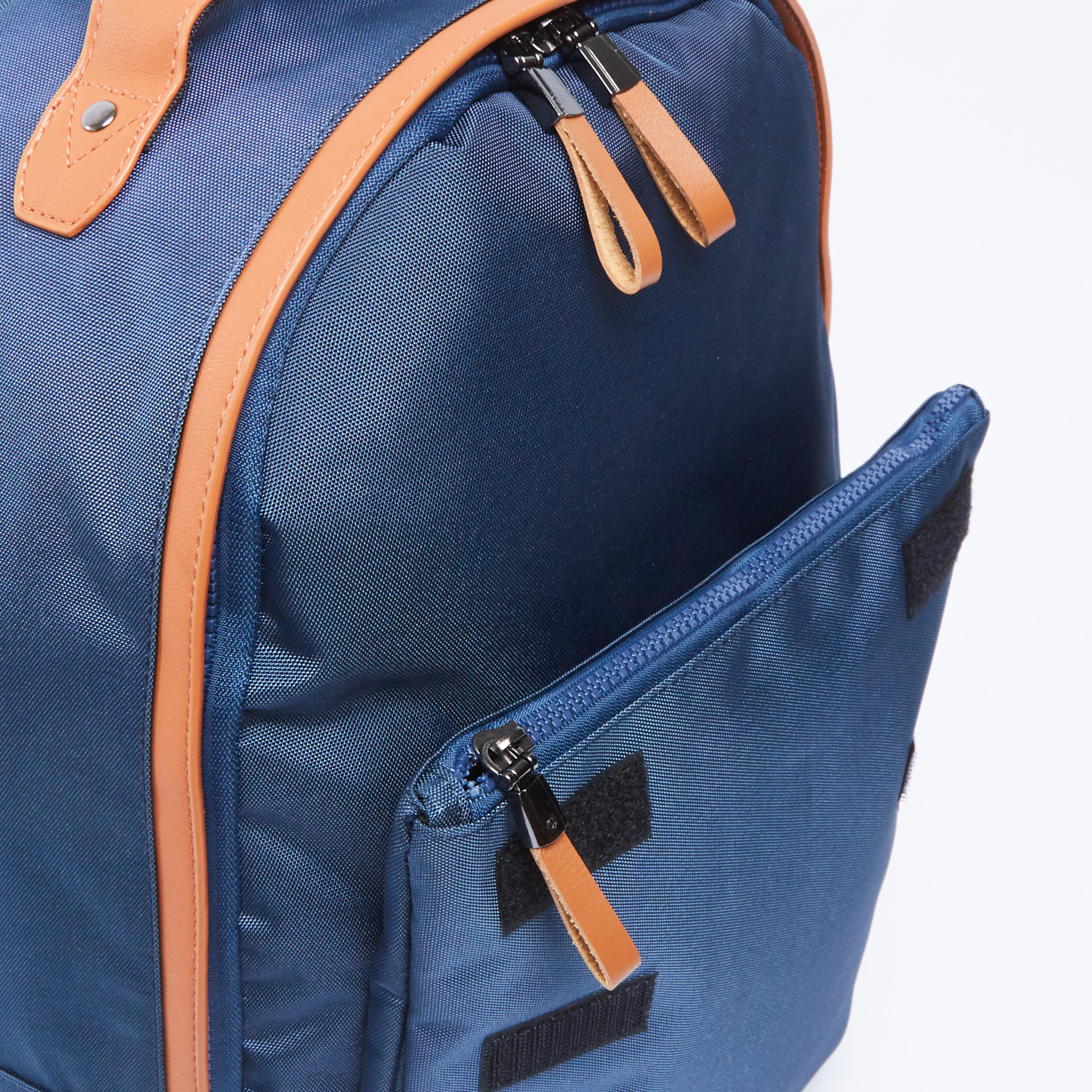 شنطة ظهر سادة بسحاب إغلاق وحمالات كتف قابلة للتعديل-men-bags-image-3