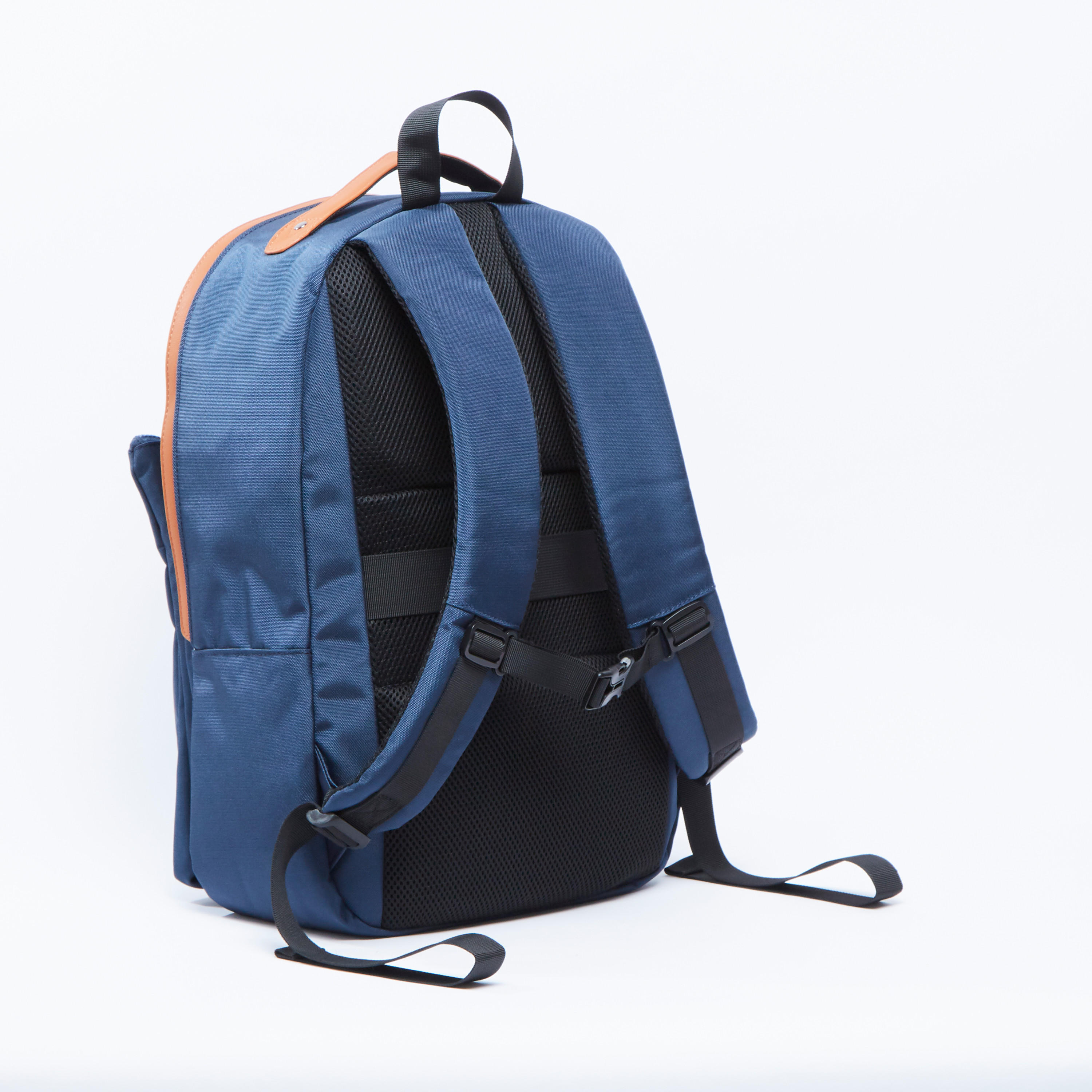 شنطة ظهر سادة بسحاب إغلاق وحمالات كتف قابلة للتعديل-men-bags-image-2