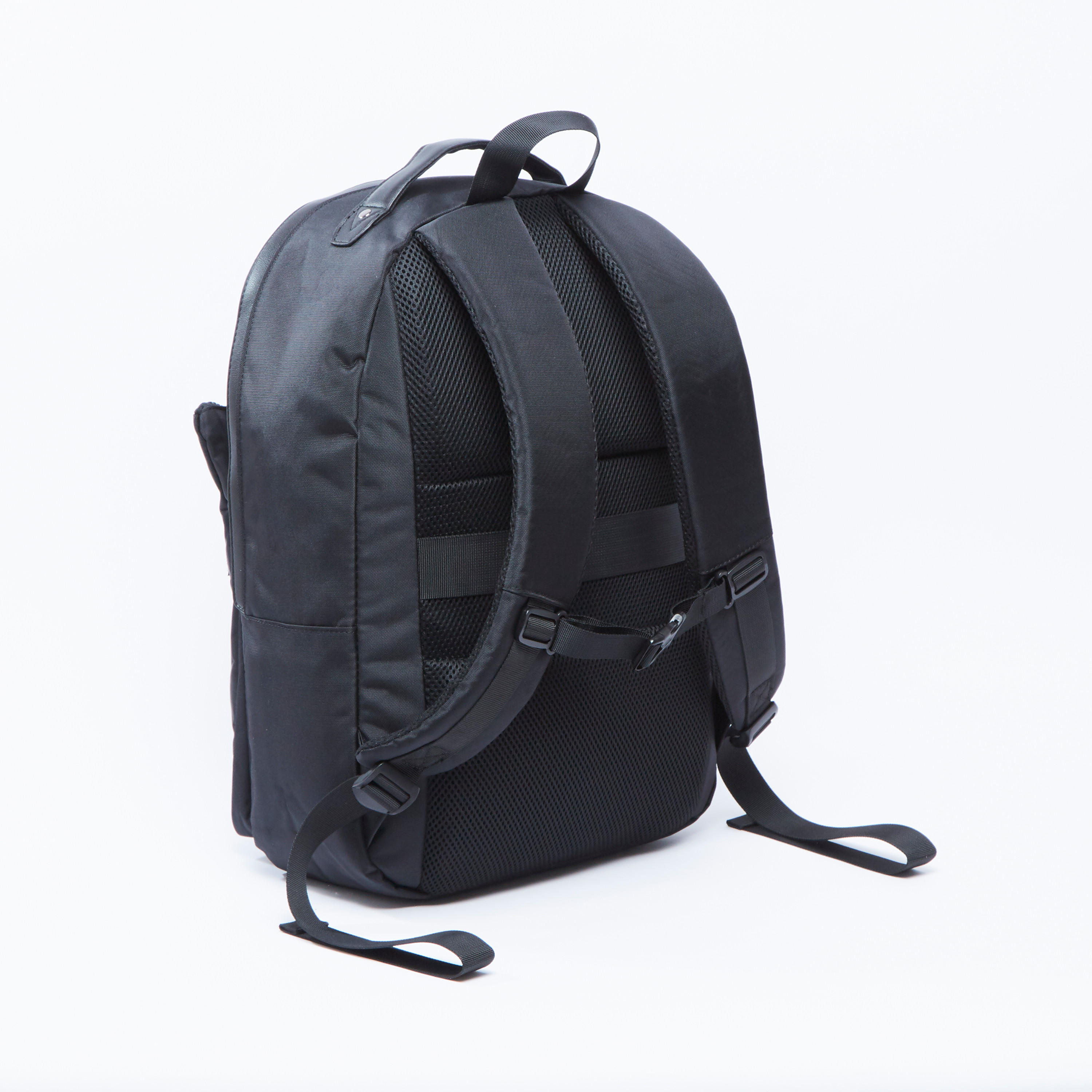 شنطة ظهر سادة بسحاب إغلاق وحمالات كتف قابلة للتعديل-men-bags-image-2