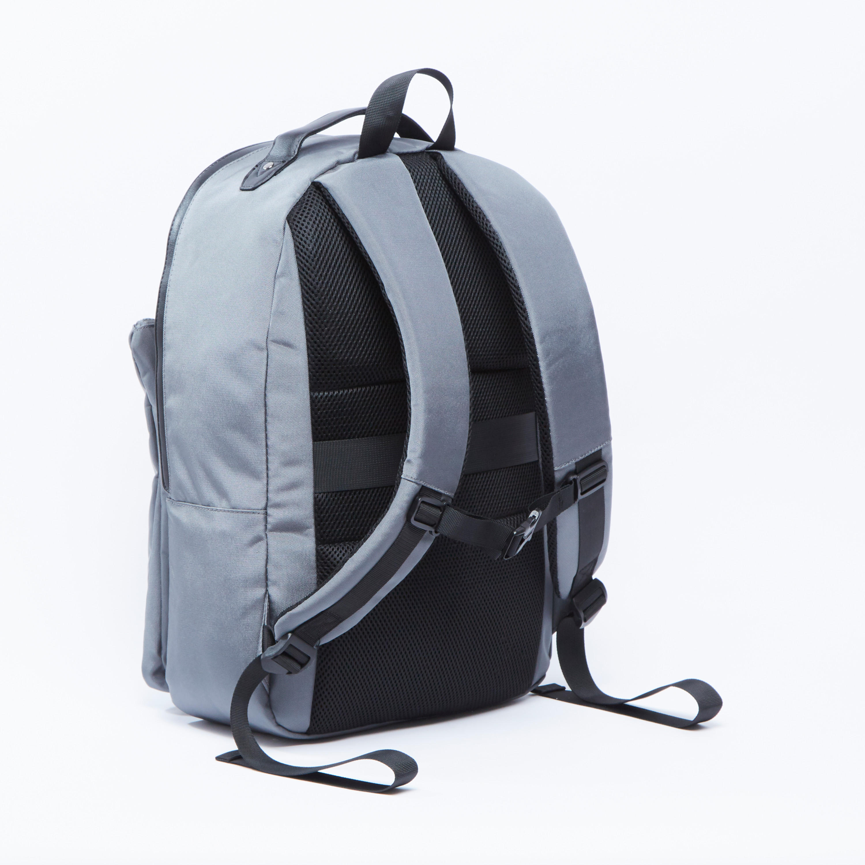 شنطة ظهر سادة بحمّالات قابلة للتعديل ومقبض علوي-men-bags-image-2