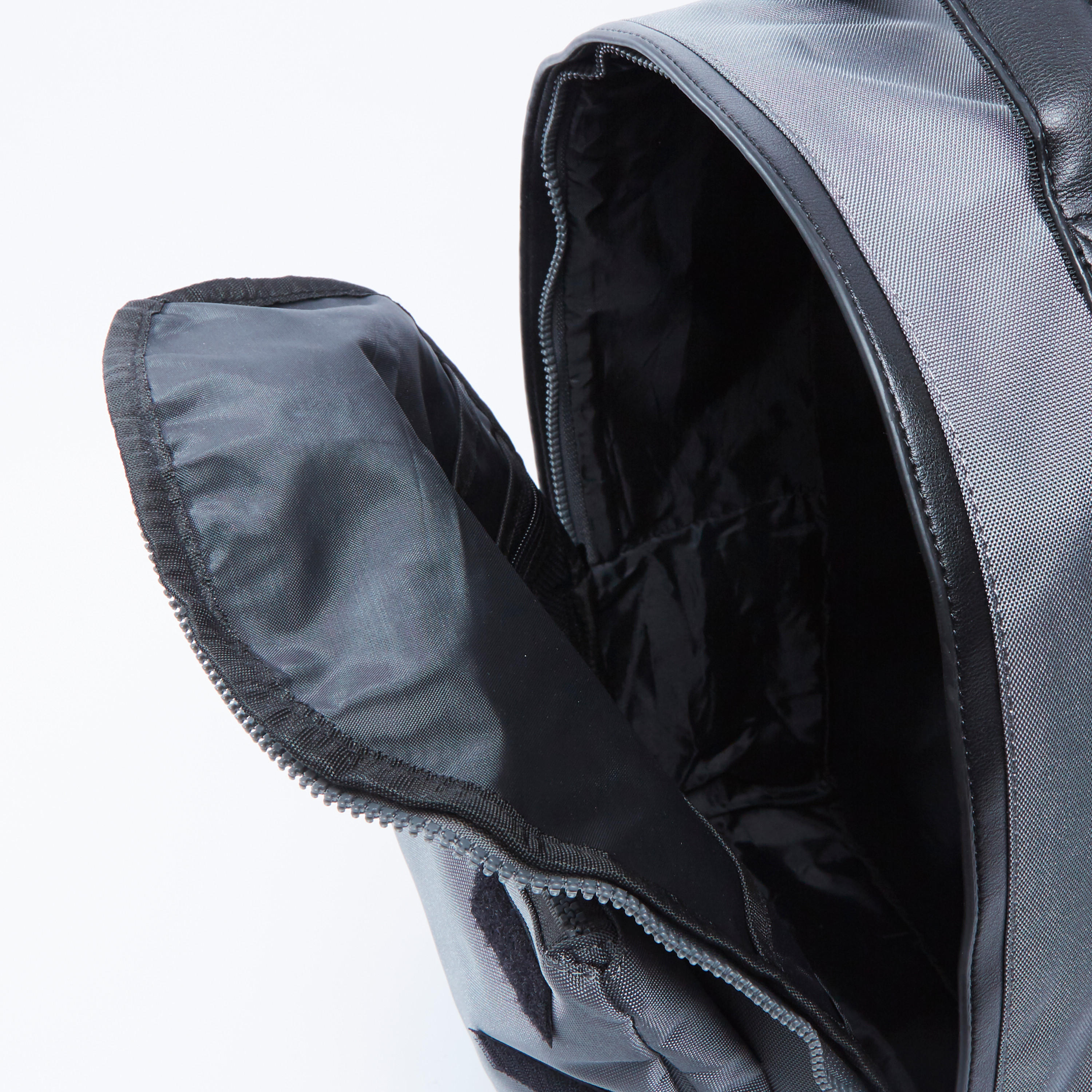 شنطة ظهر سادة بحمّالات قابلة للتعديل ومقبض علوي-men-bags-image-1