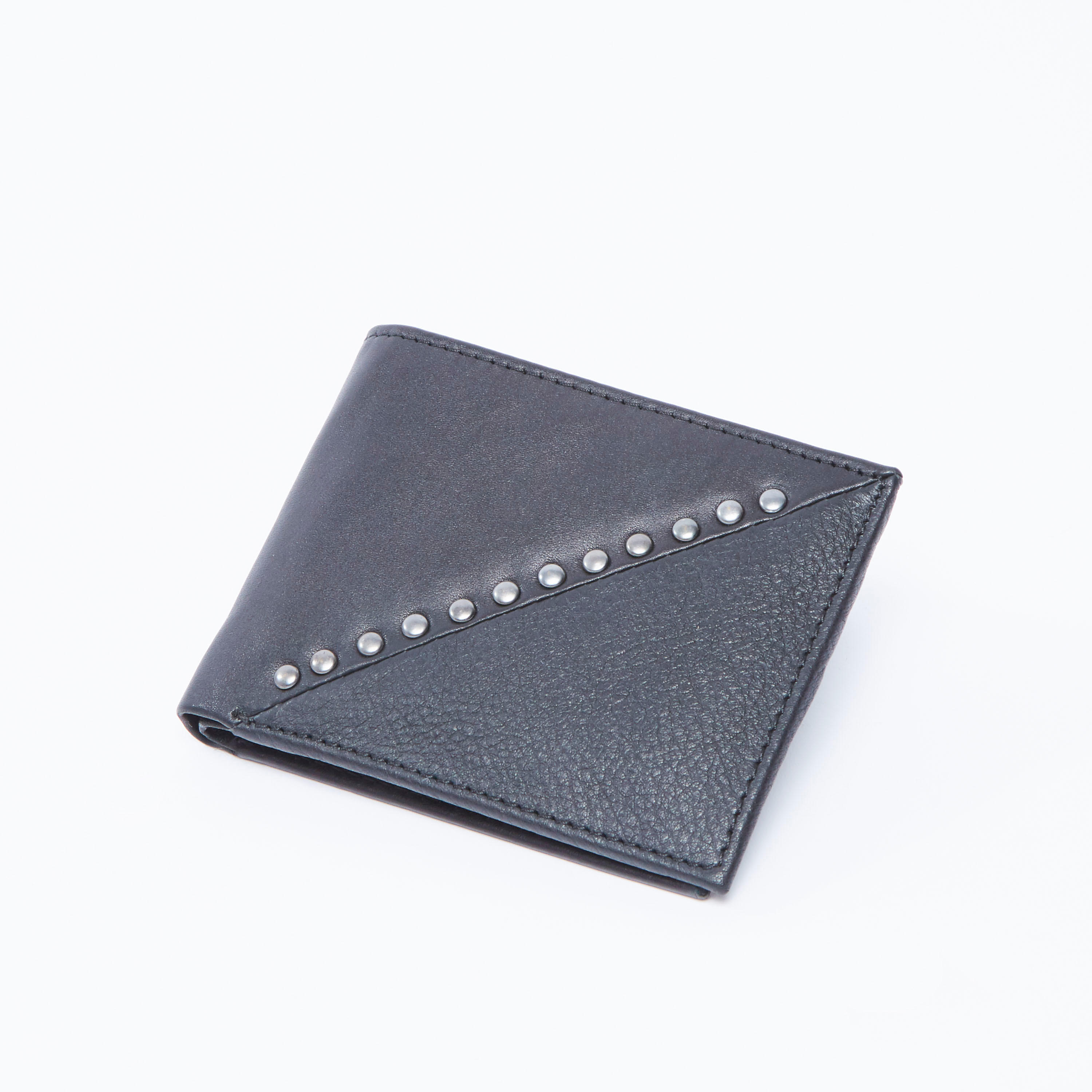 محفظة بارزة الملمس بطيّة مزدوجة وتفاصيل مرصّعة-men-beltsandwallets-wallets-image-1