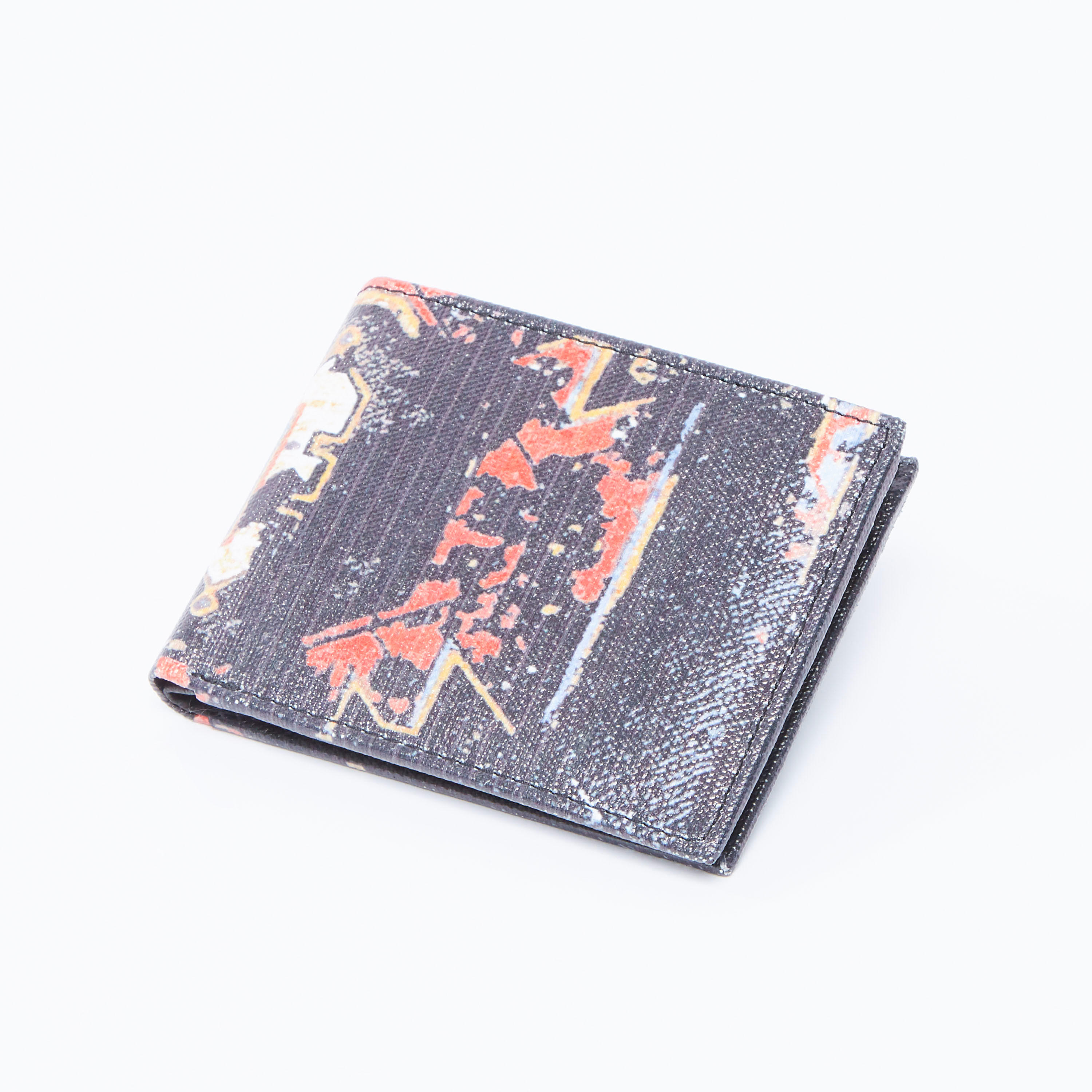 محفظة بطيّة مزدوجة وفتحات للبطاقات وطبعات-men-beltsandwallets-wallets-image-1