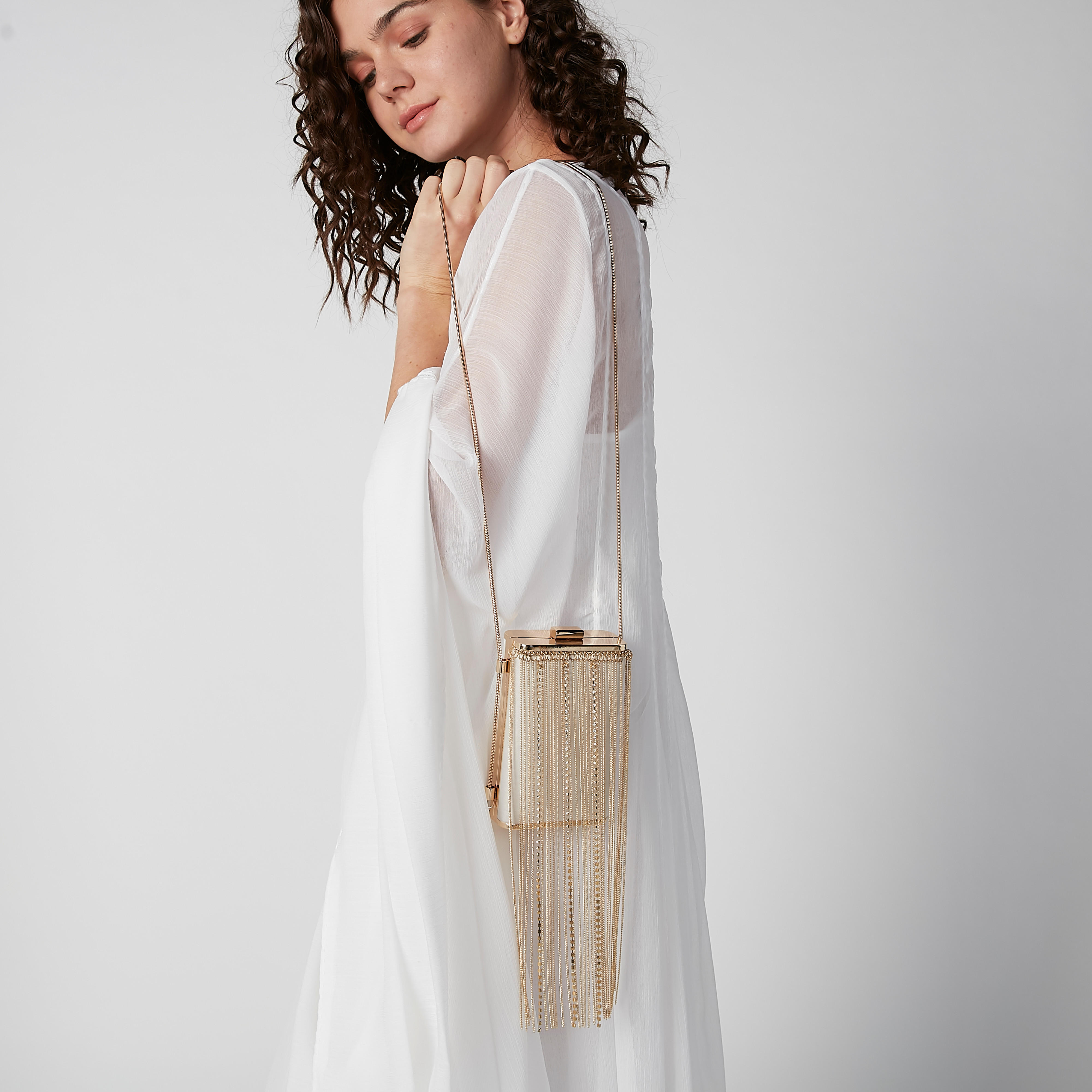 حقيبة كلاتش بارزة الملمس بشراشيب ميتاليك وسلسلة-women-bagsandwallets-handbags-image-2