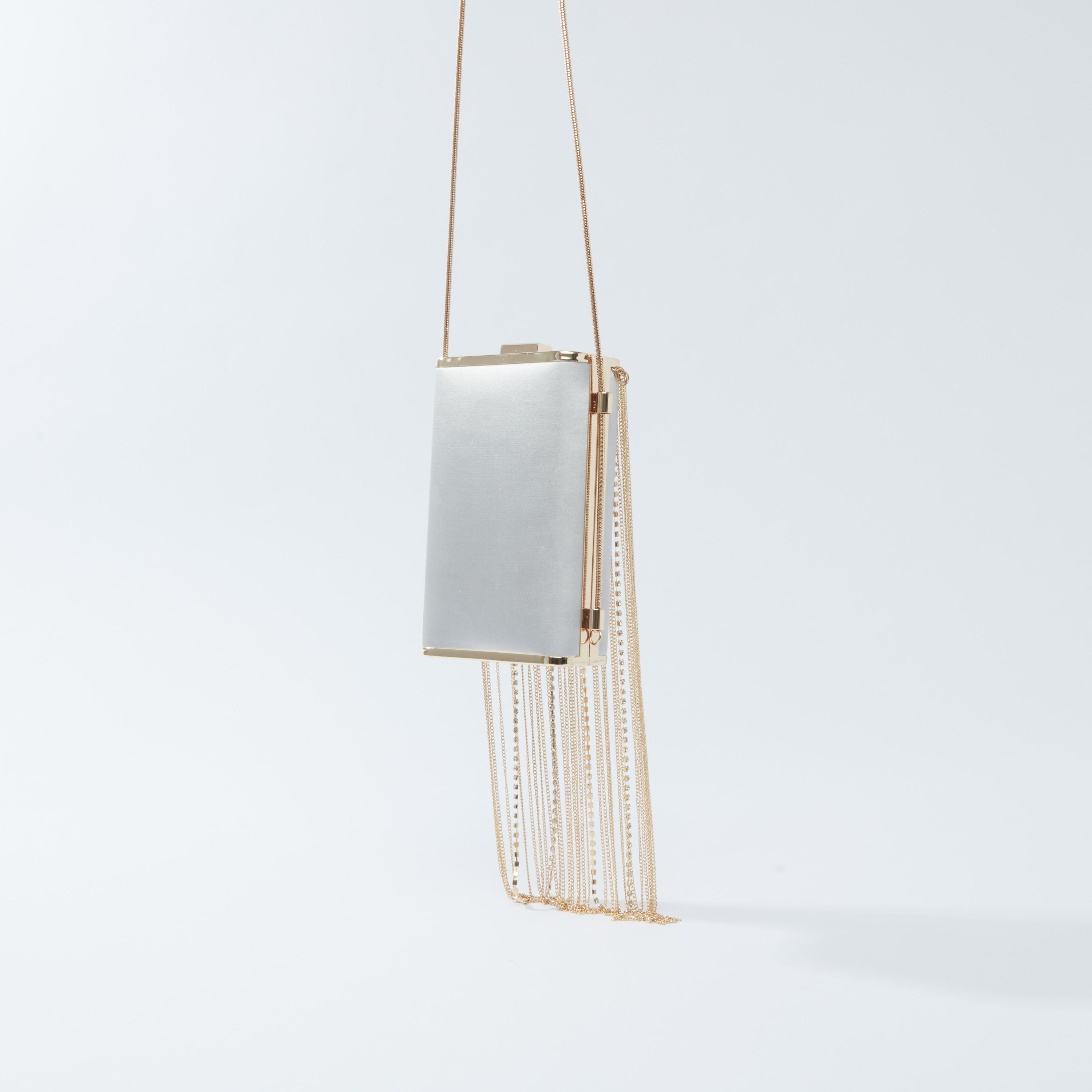 حقيبة كلاتش بارزة الملمس بشراشيب ميتاليك وسلسلة-women-bagsandwallets-handbags-image-4