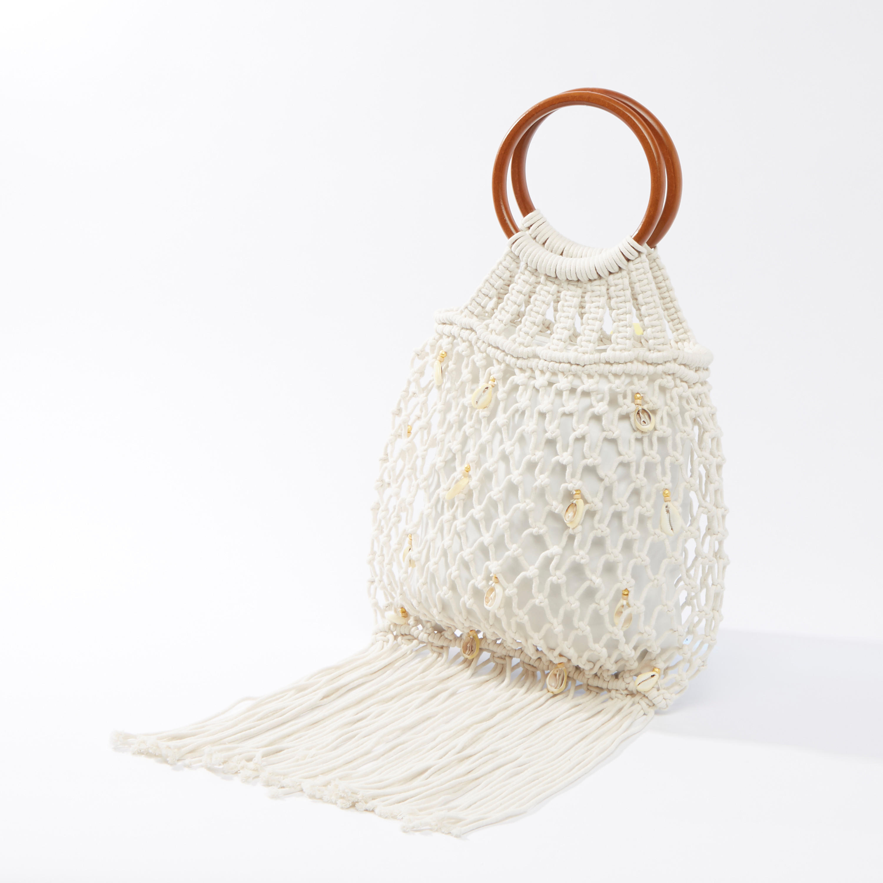 حقيبة كلاتش بارزة الملمس بمقابض مزدوجة وشراشيب-women-bagsandwallets-handbags-image-1
