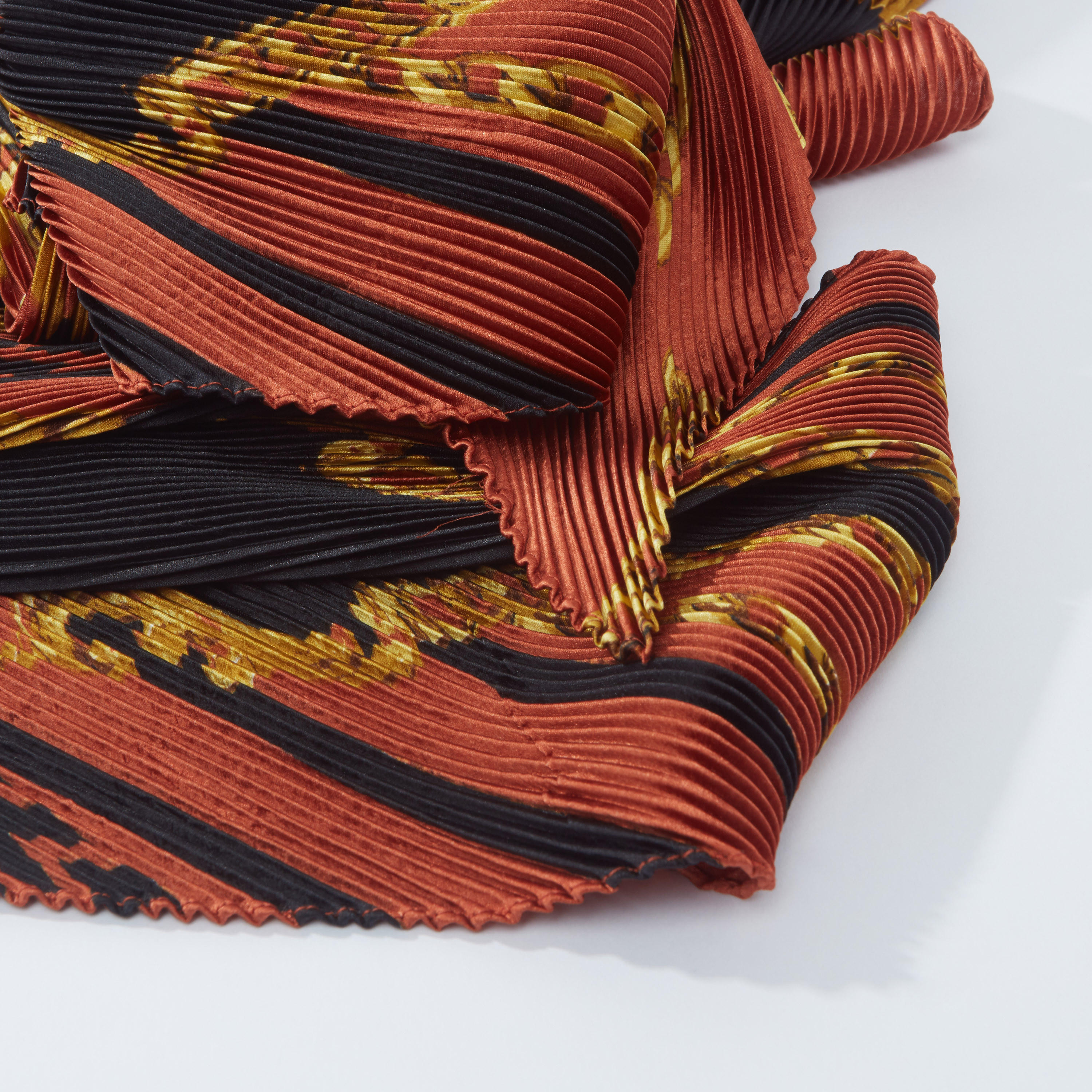 وشاح بطبعات وتفاصيل ثنيات-women-clothingaccessories-scarves-image-1