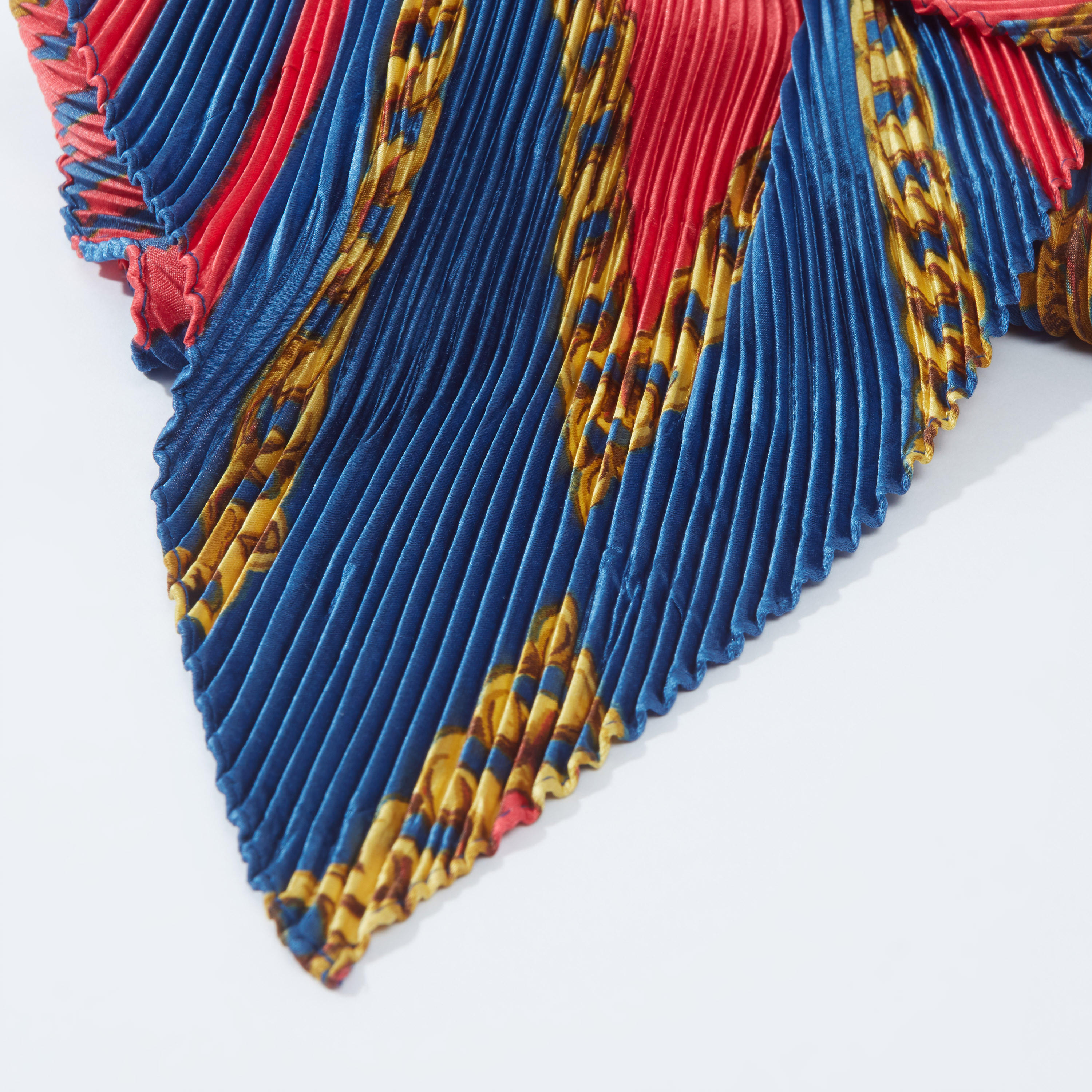 وشاح بطبعات وتفاصيل ثنيات-women-clothingaccessories-scarves-image-3