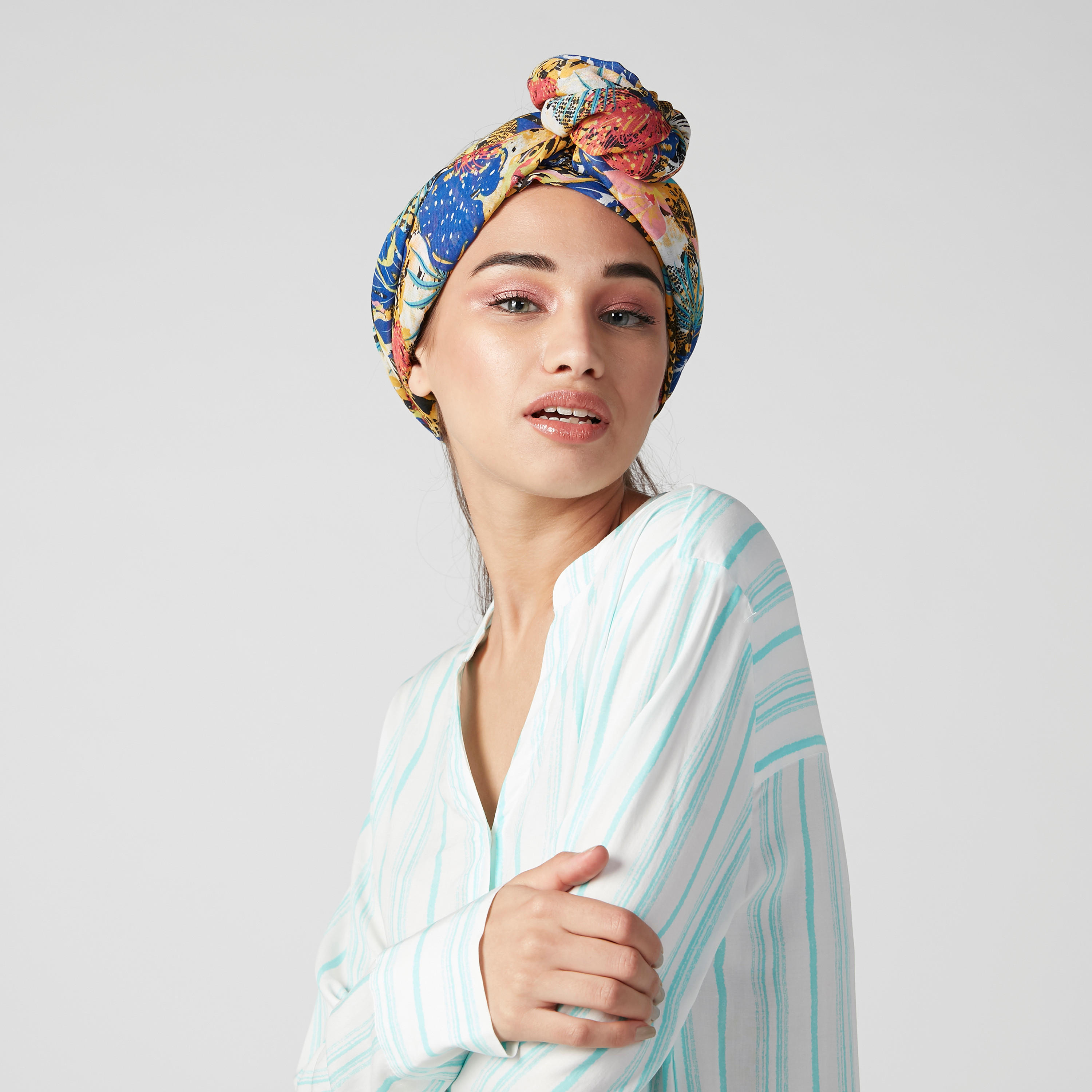 وشاح بطبعات زهرية-women-clothingaccessories-scarves-image-2