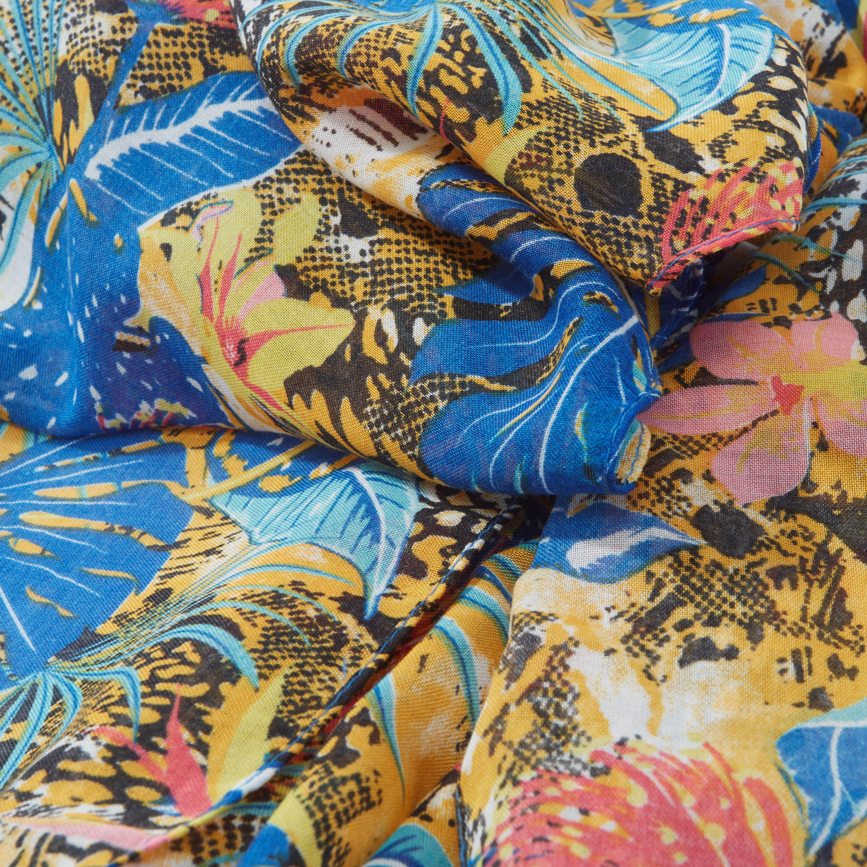 وشاح بطبعات زهرية-women-clothingaccessories-scarves-image-1