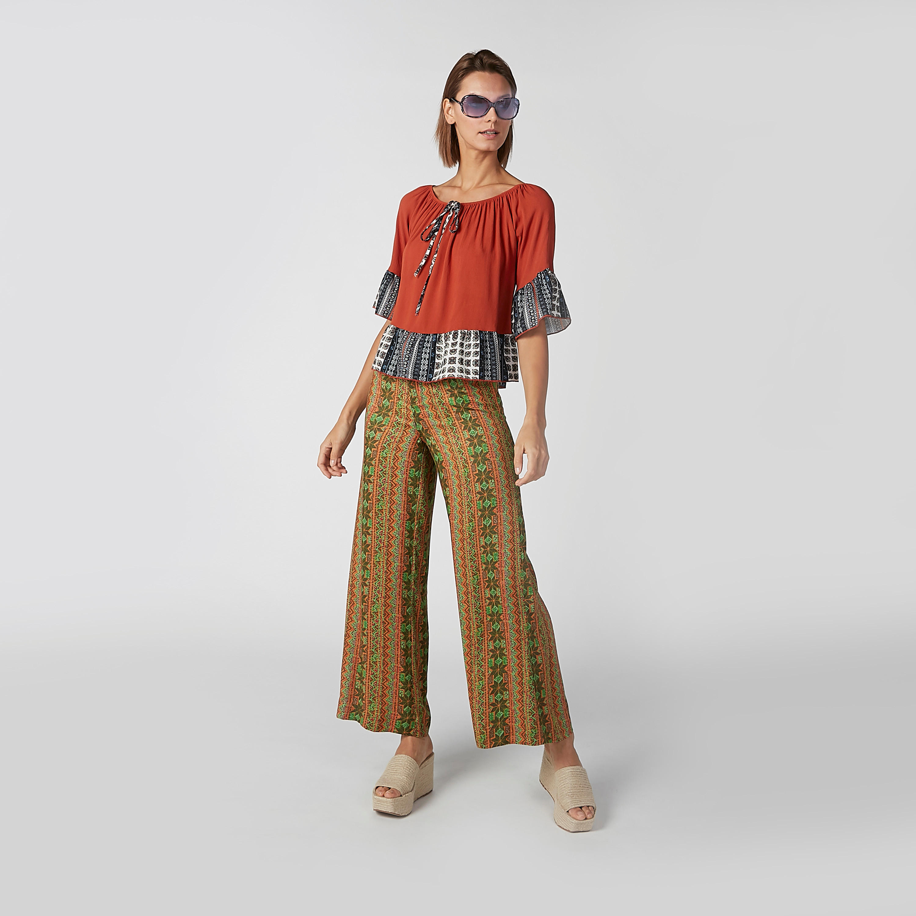 نظارة شمسية بإطار كامل ووسادات أنف وطبعات-women-sunglasses-image-2