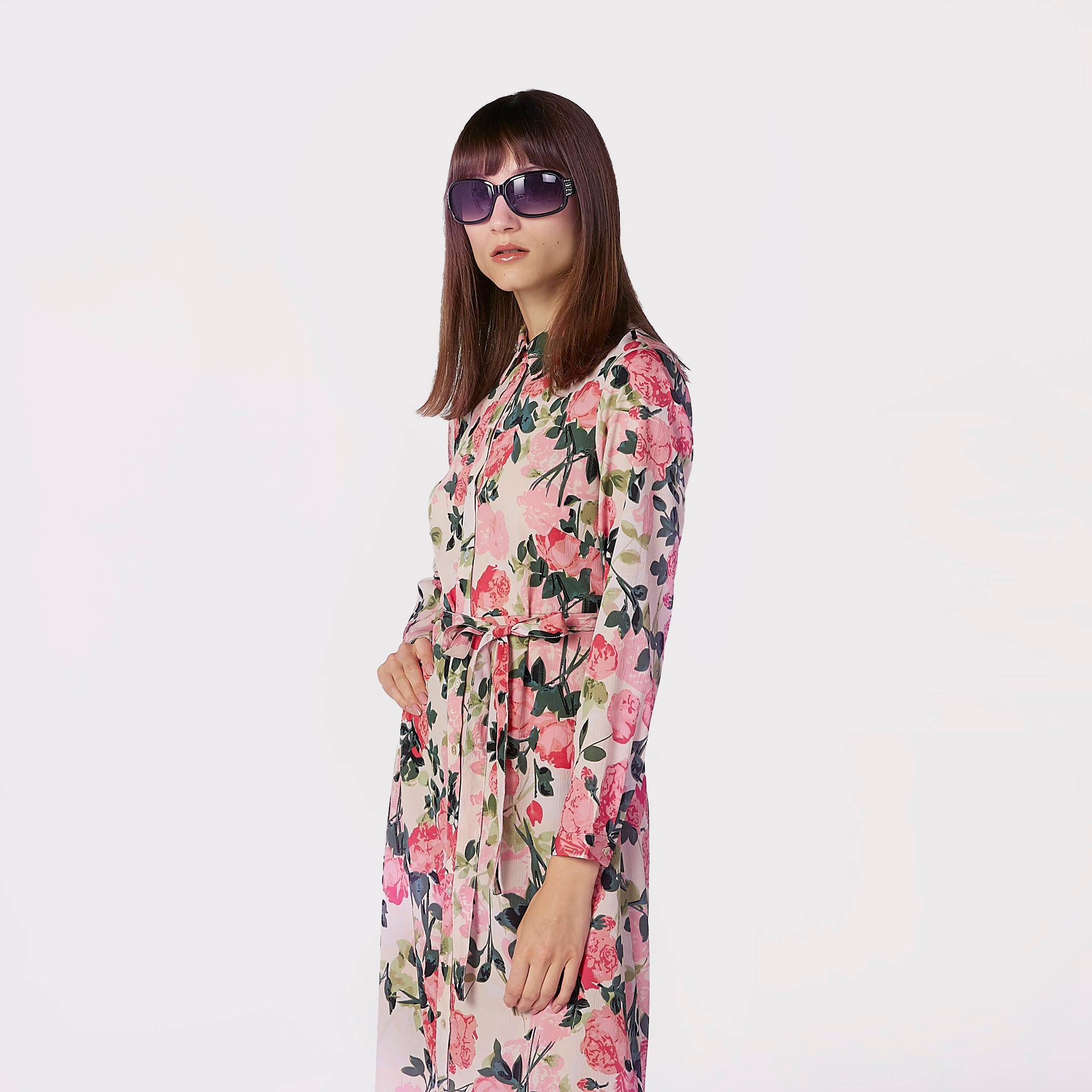 نظّارة شمسية مستطيلة بإطار كامل ووسادات أنف وتفاصيل مرصّعة-women-sunglasses-image-2