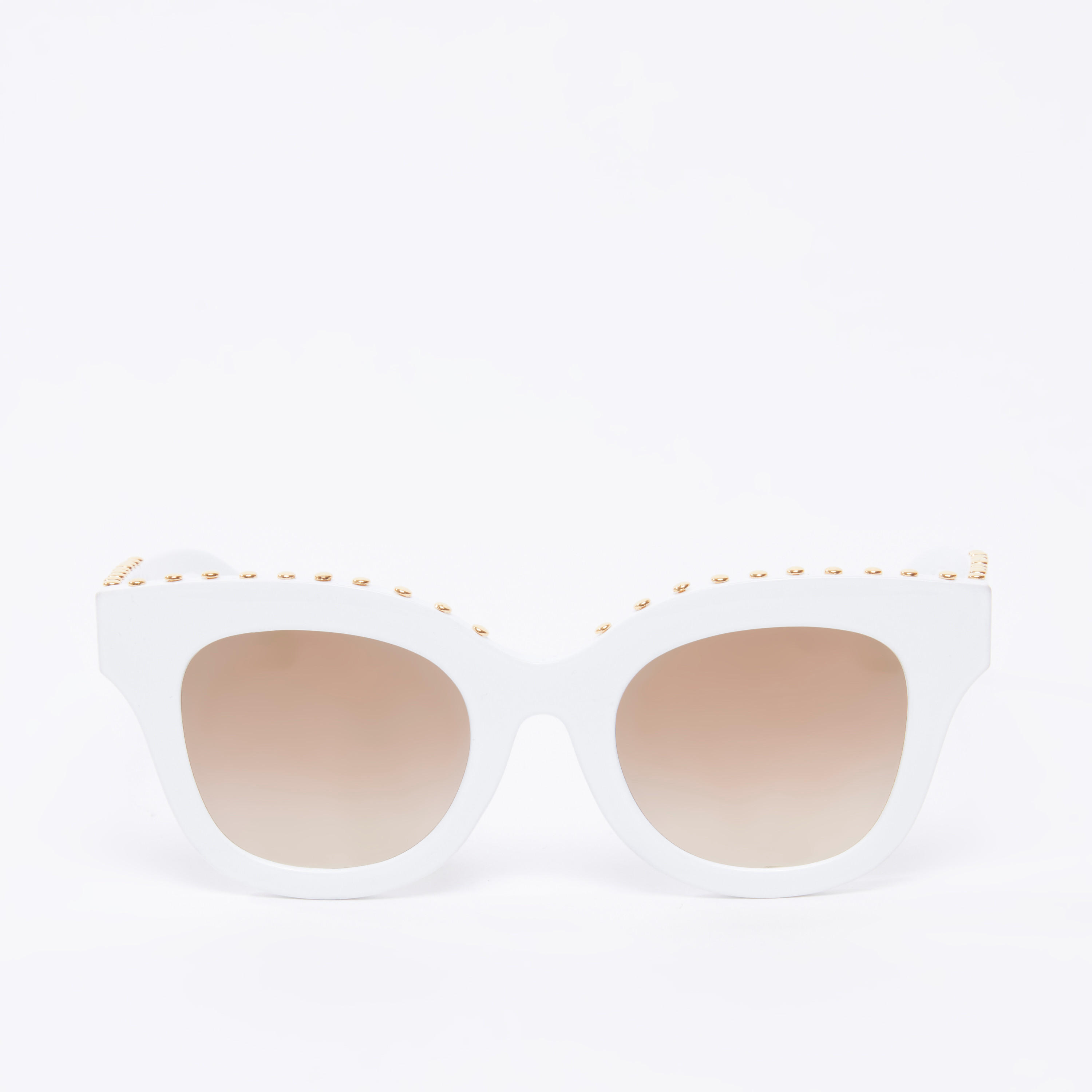 نظارة شمسية واي فيرار بتفاصيل مرصّعة ووسادات للأنف-women-sunglasses-image-3