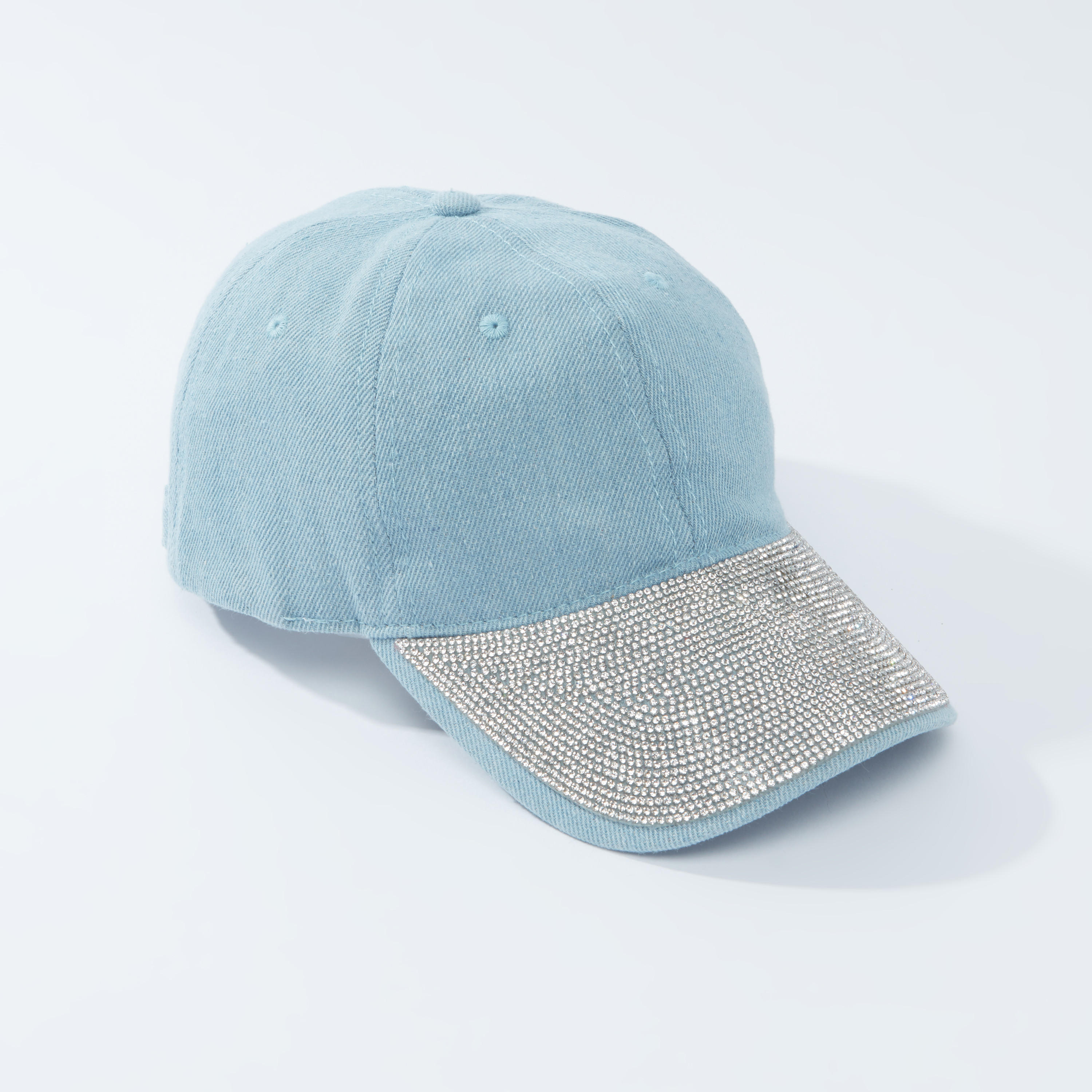 قبعة كاب بارزة الملمس بإبزيم إغلاق وتفاصيل مرصّعة-women-clothingaccessories-capsandhats-image-1