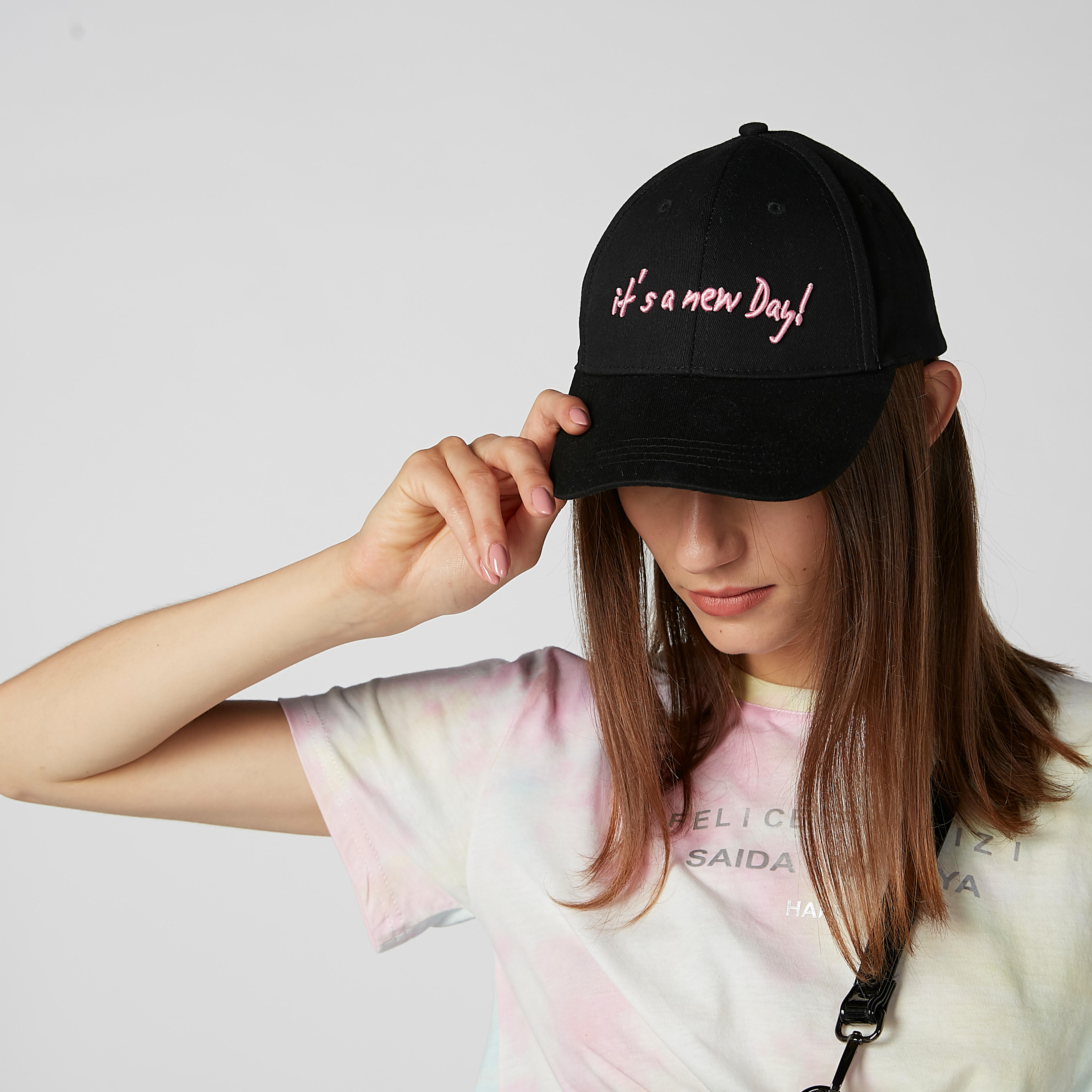 كاب بارز الملمس بشريط إغلاق-women-clothingaccessories-capsandhats-image-2