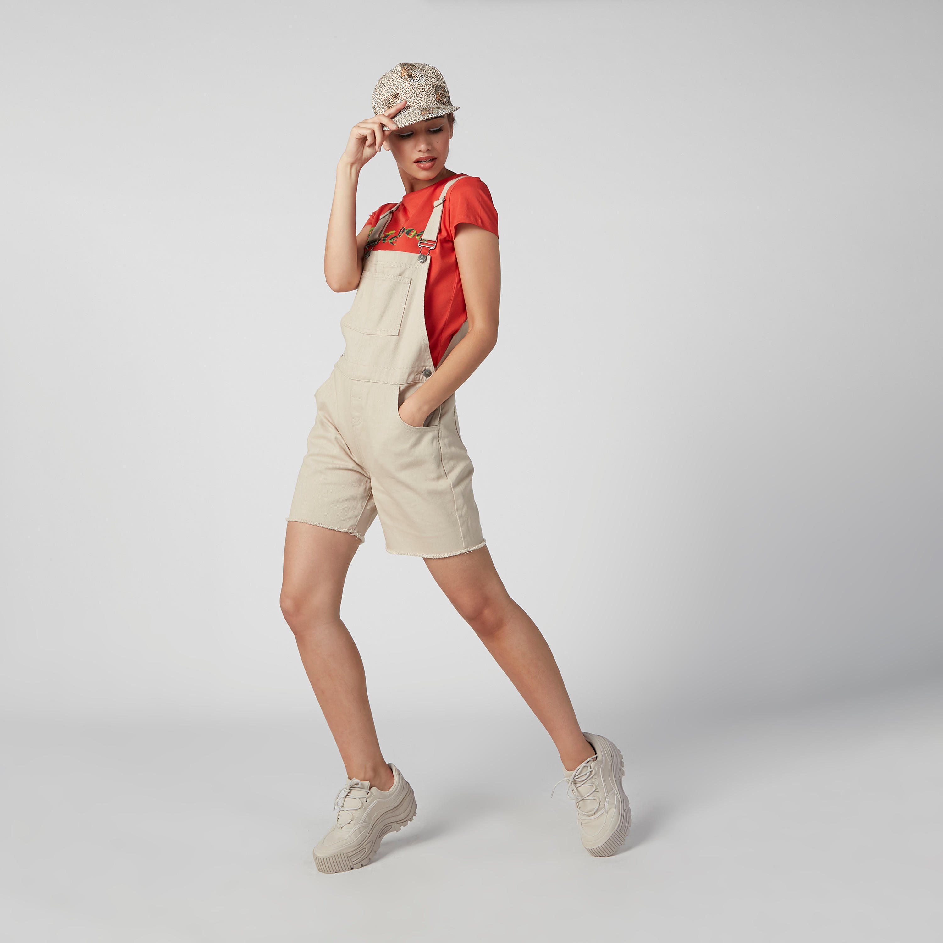 قبعة كاب بزر إغلاق وطبعات حيوانات-women-clothingaccessories-capsandhats-image-2