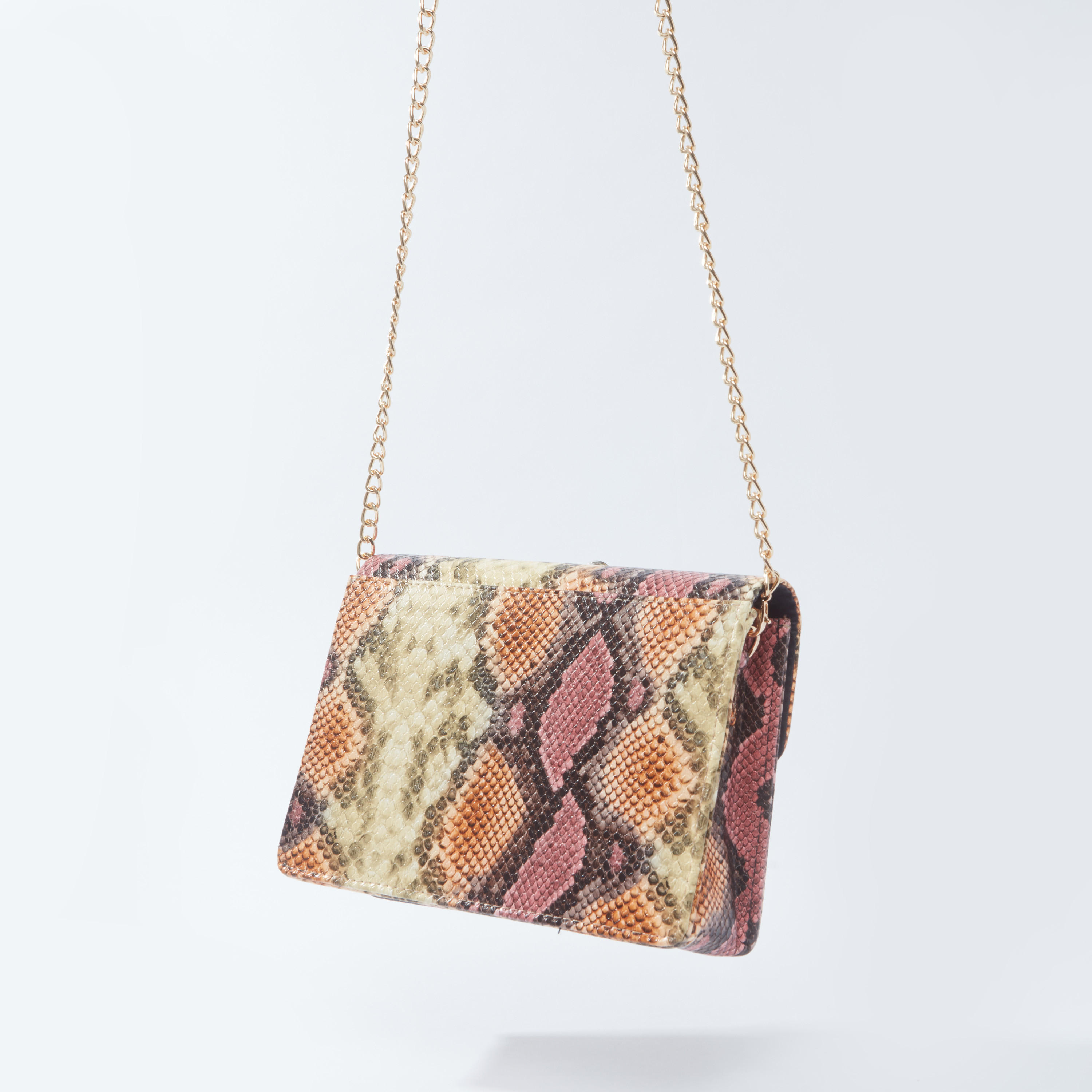 حقيبة ساتشيل بارزة الملمس بزر إغلاق مغناطيسي وطيّة مزيّنة-women-bagsandwallets-handbags-image-3