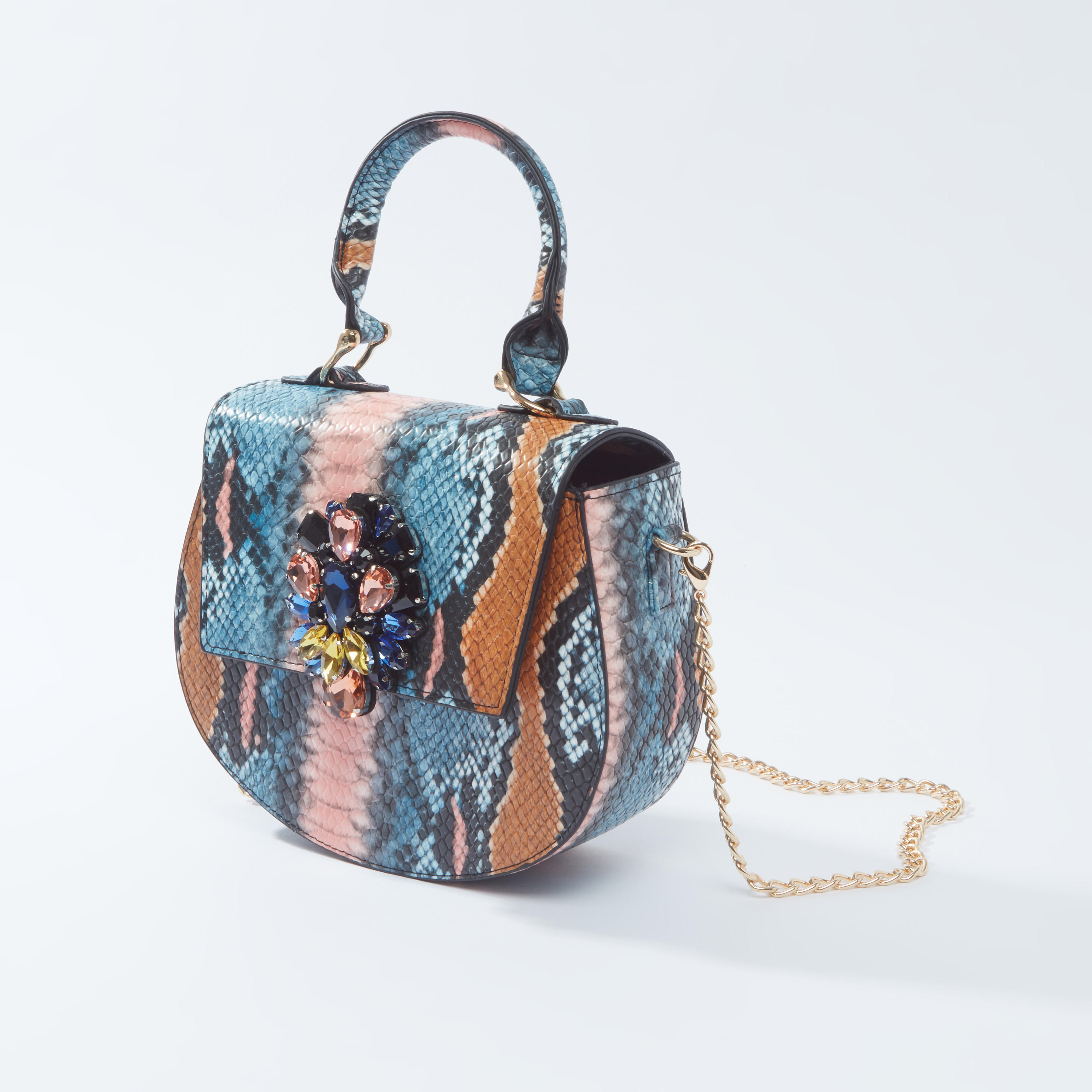 شنطة ساتشيل بارزة الملمس بزر إغلاق مغناطيسي وتفاصيل مرصّعة-women-bagsandwallets-handbags-image-1