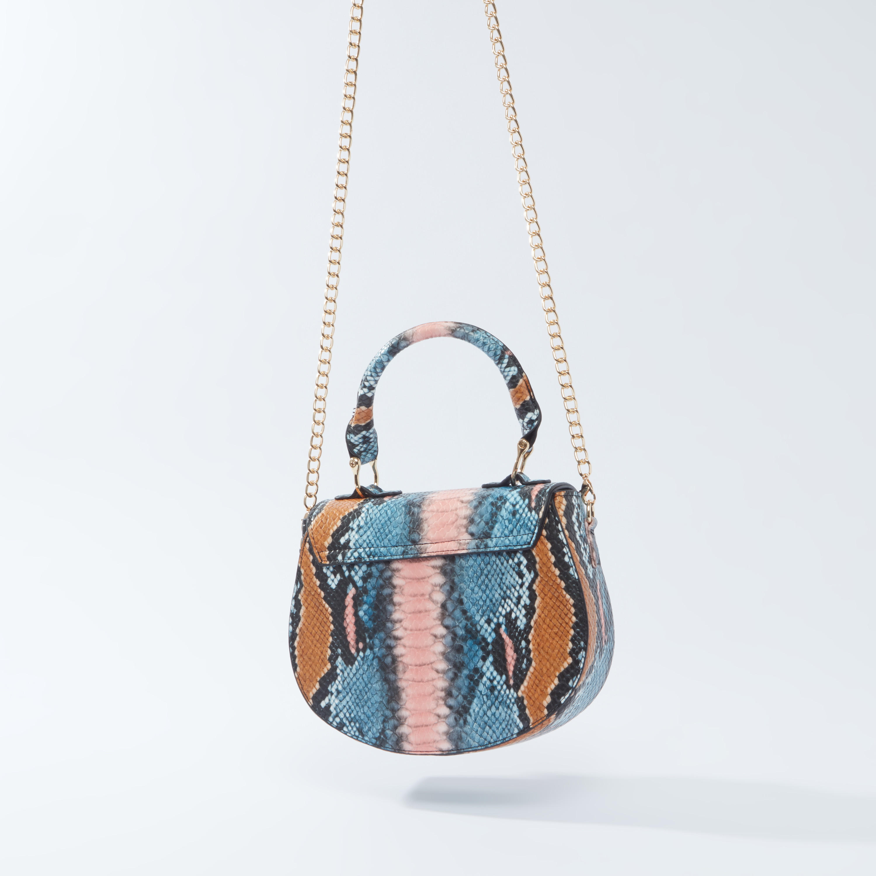 شنطة ساتشيل بارزة الملمس بزر إغلاق مغناطيسي وتفاصيل مرصّعة-women-bagsandwallets-handbags-image-3