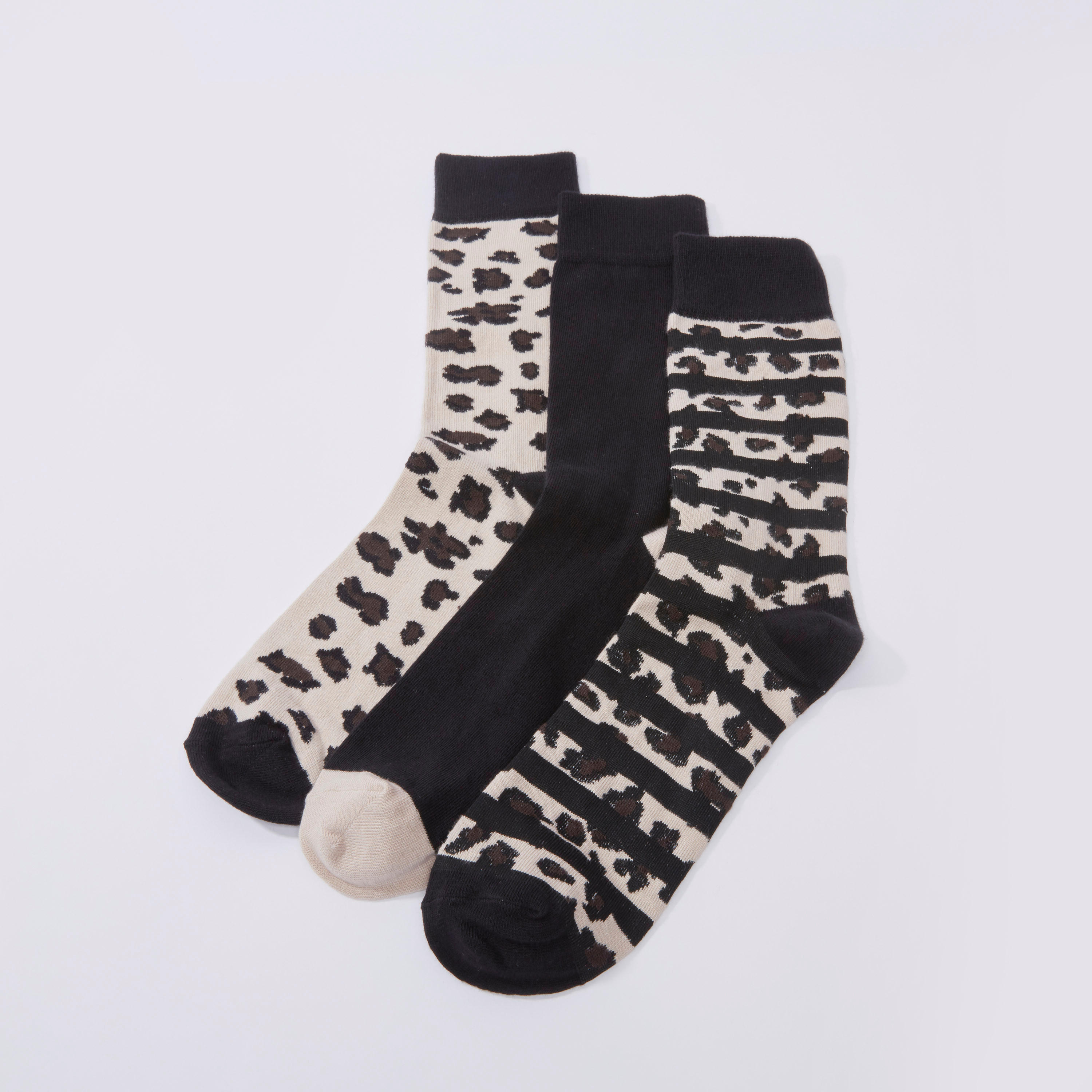 جوارب متنوعة متوسطة الطول بأساور مطّاطية - طقم من 3 أزواج-men-socks-image-1