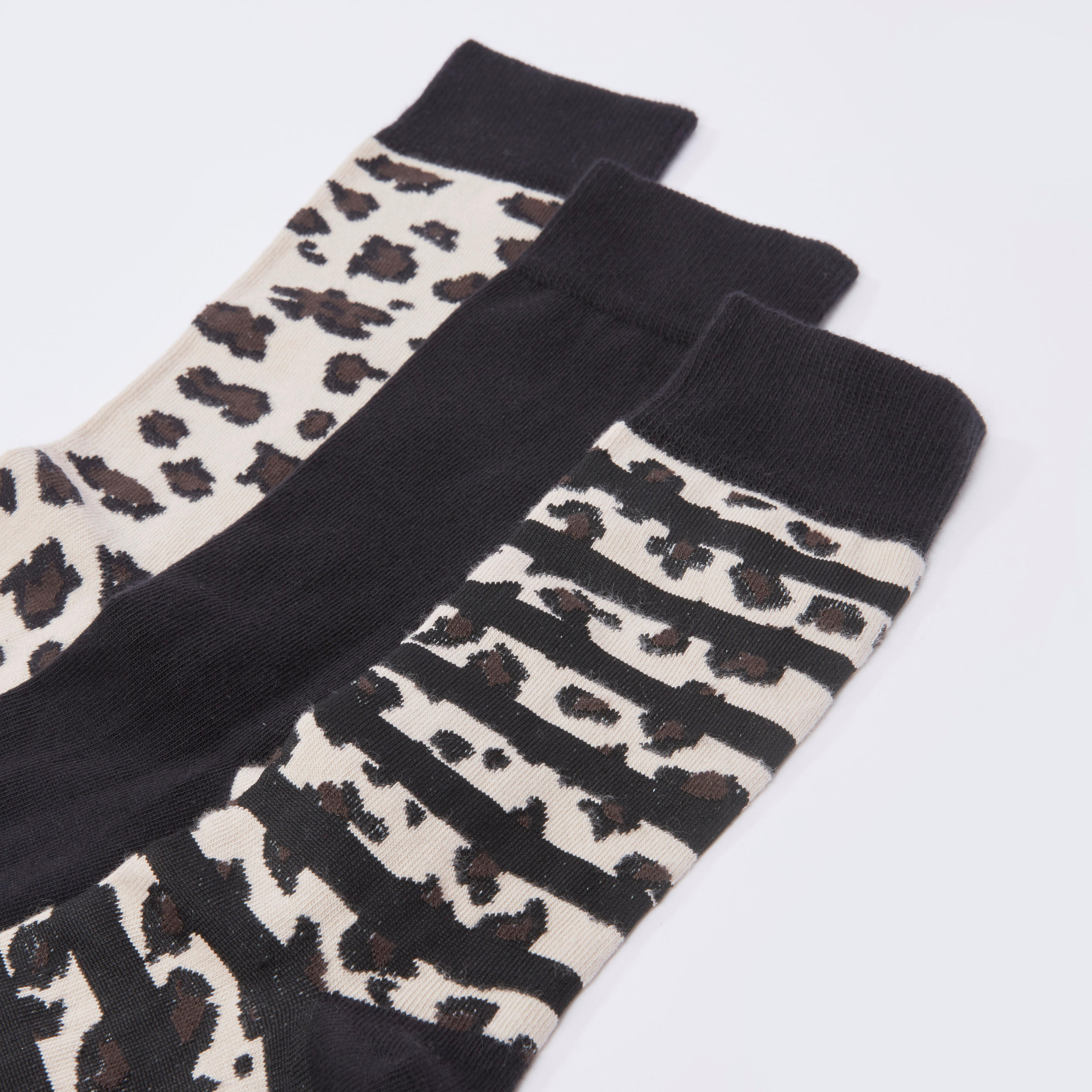 جوارب متنوعة متوسطة الطول بأساور مطّاطية - طقم من 3 أزواج-men-socks-image-2
