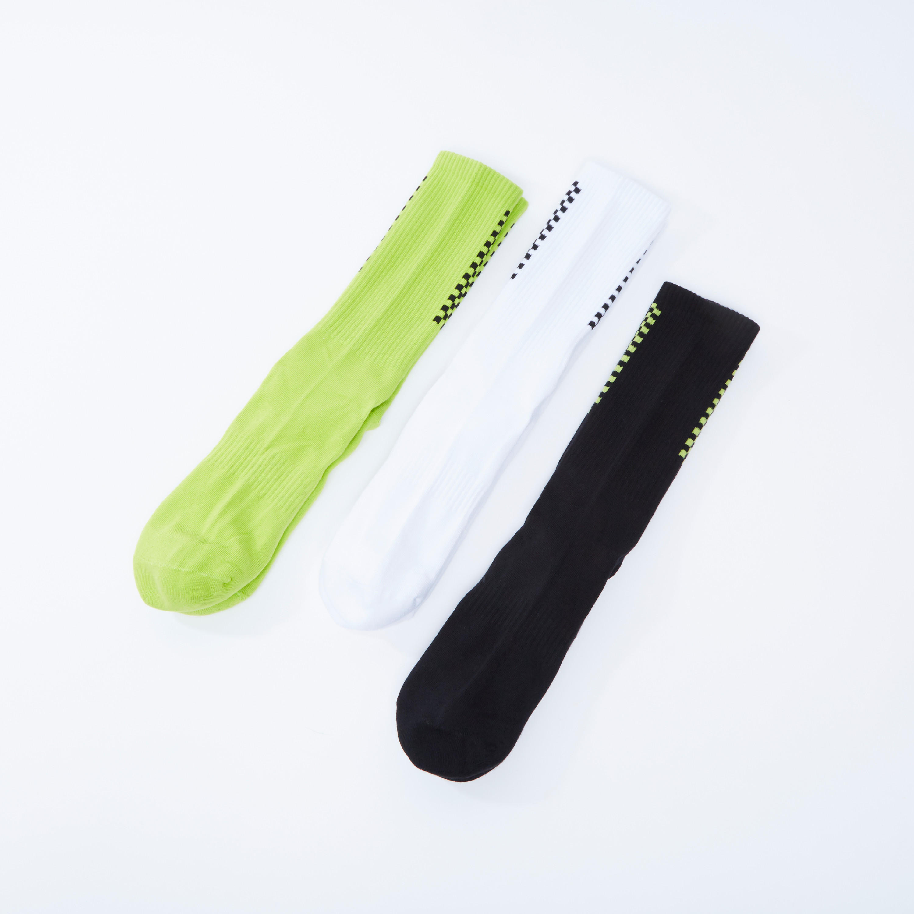 جوارب بطول ربلة الساق بحواف مضلّعة وطبعات - طقم من 3 أزواج-men-socks-image-3