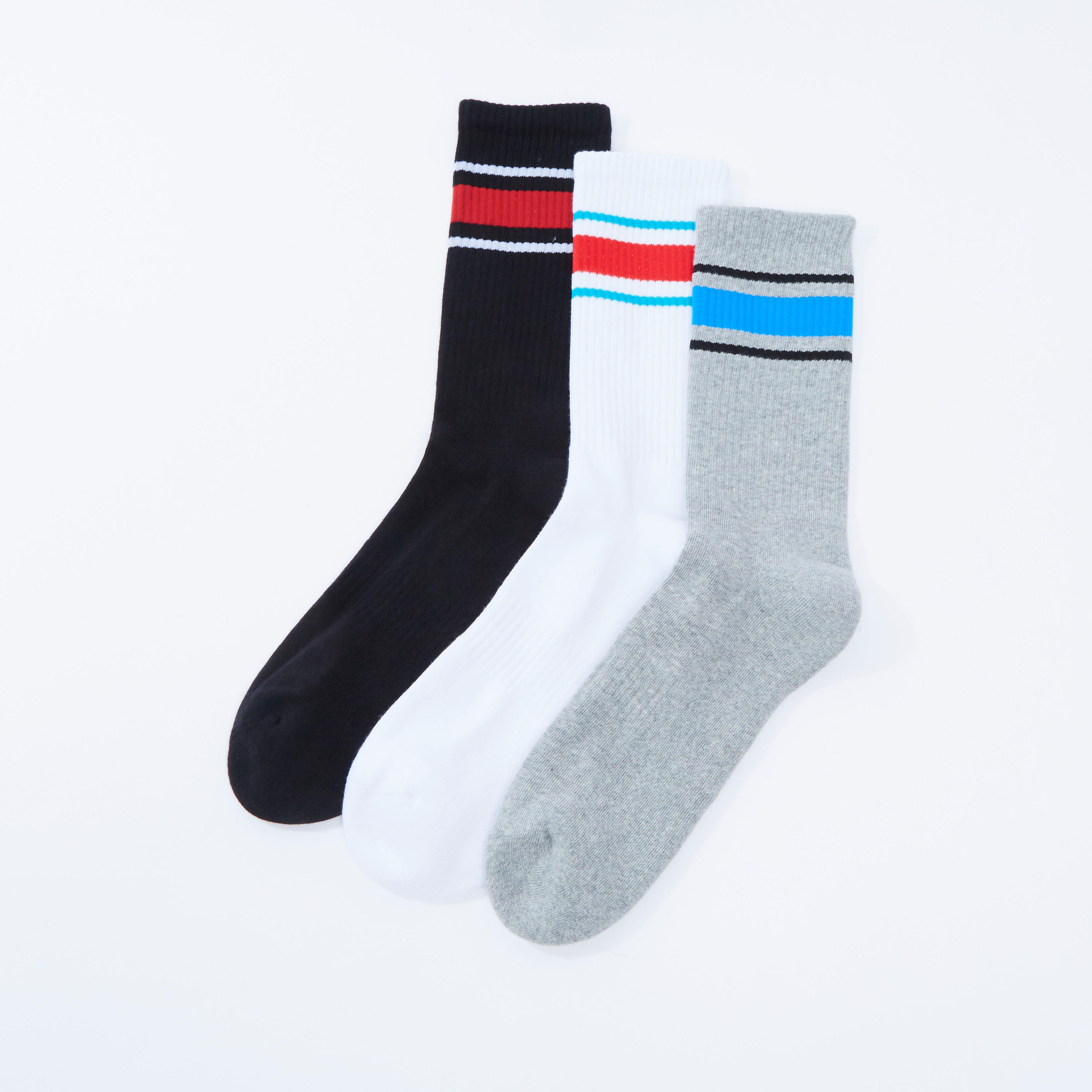 جوارب بارزة الملمس بطول ربلة الساق بحواف مضلّعة - طقم من 3 أزواج-men-socks-image-1