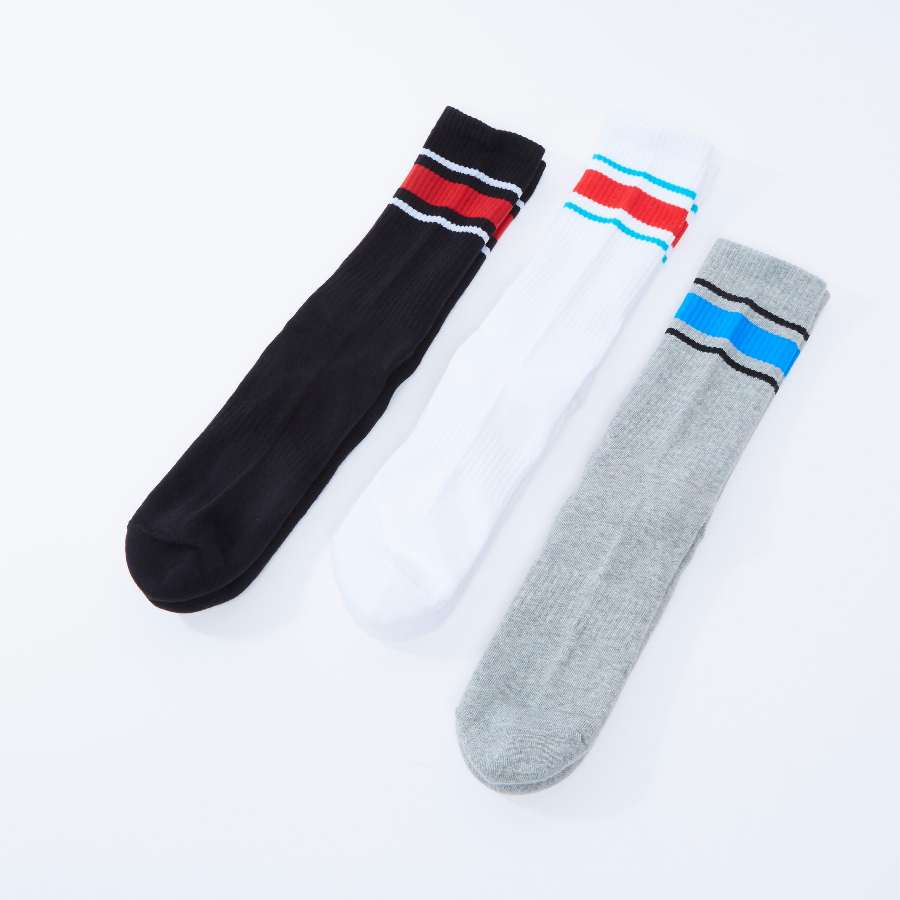 جوارب بارزة الملمس بطول ربلة الساق بحواف مضلّعة - طقم من 3 أزواج-men-socks-image-3