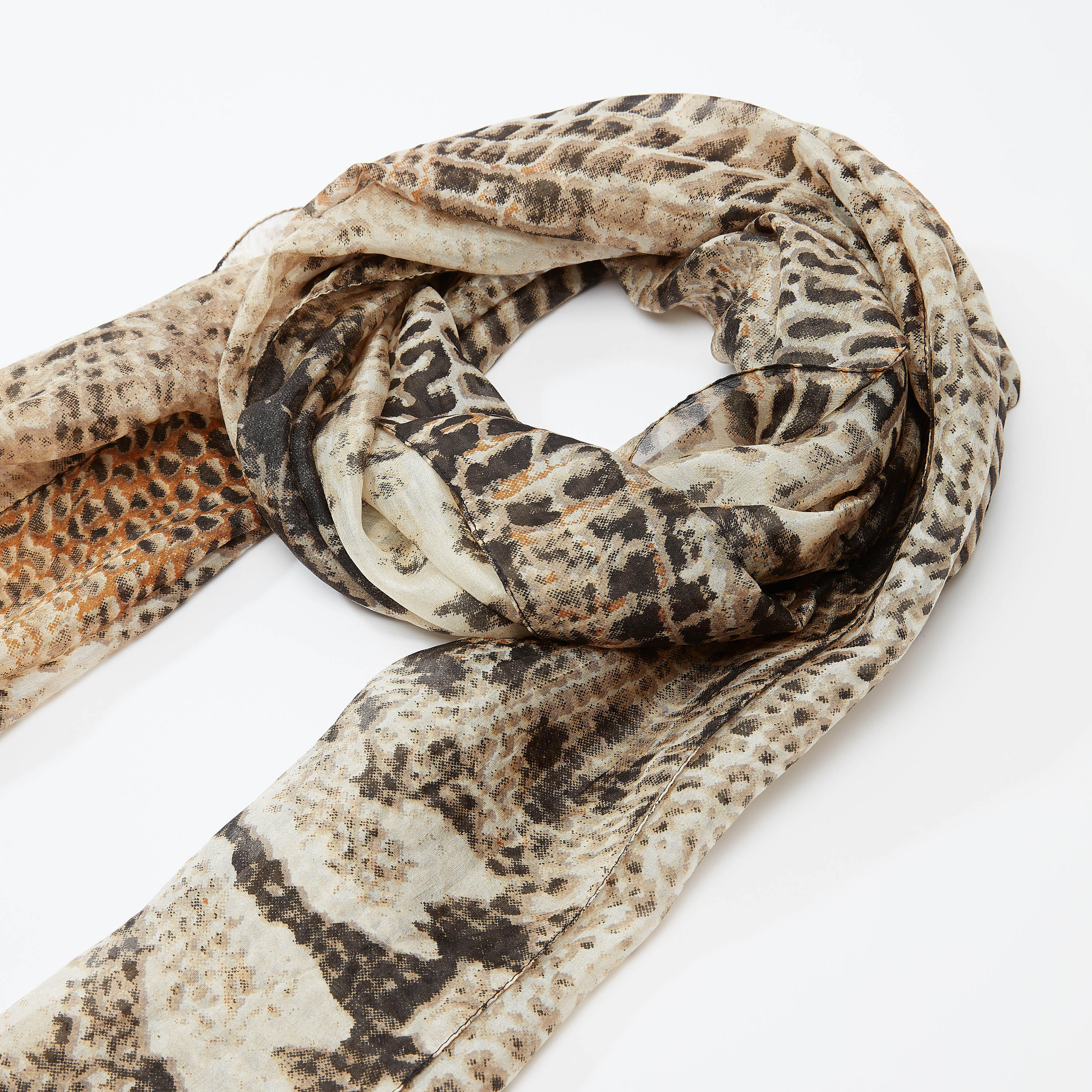 وشاح بطبعات حيوانات-women-clothingaccessories-scarves-image-3