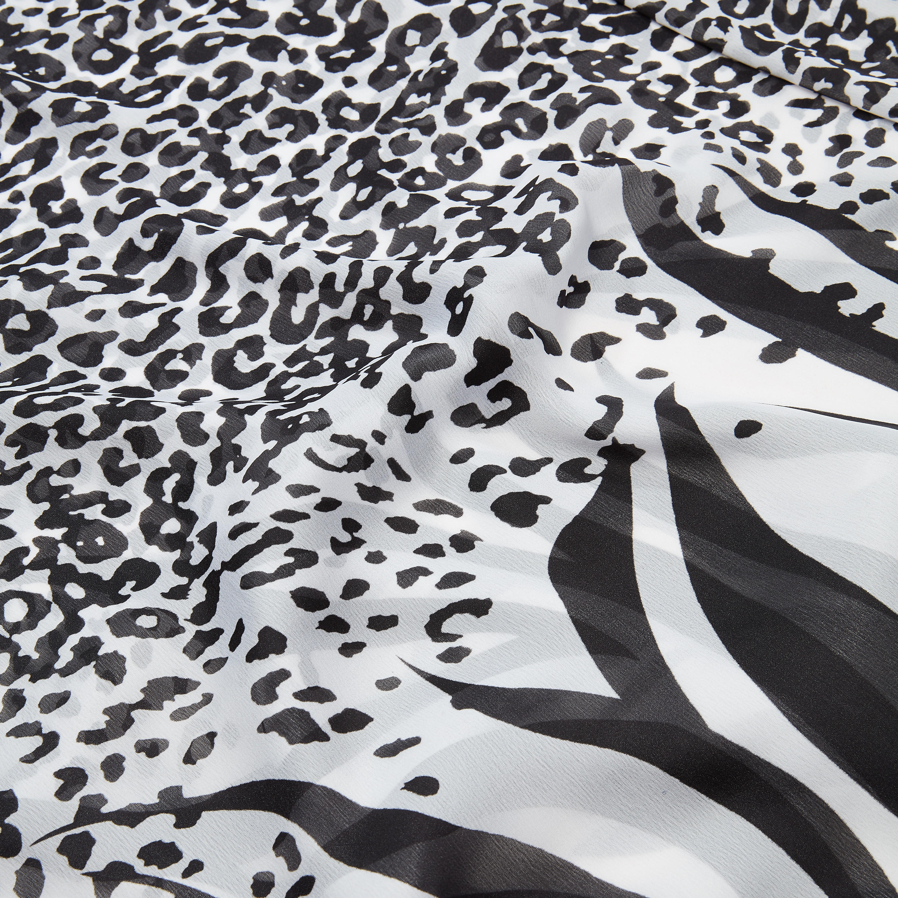 وشاح بطبعات حيوانات-women-clothingaccessories-scarves-image-1