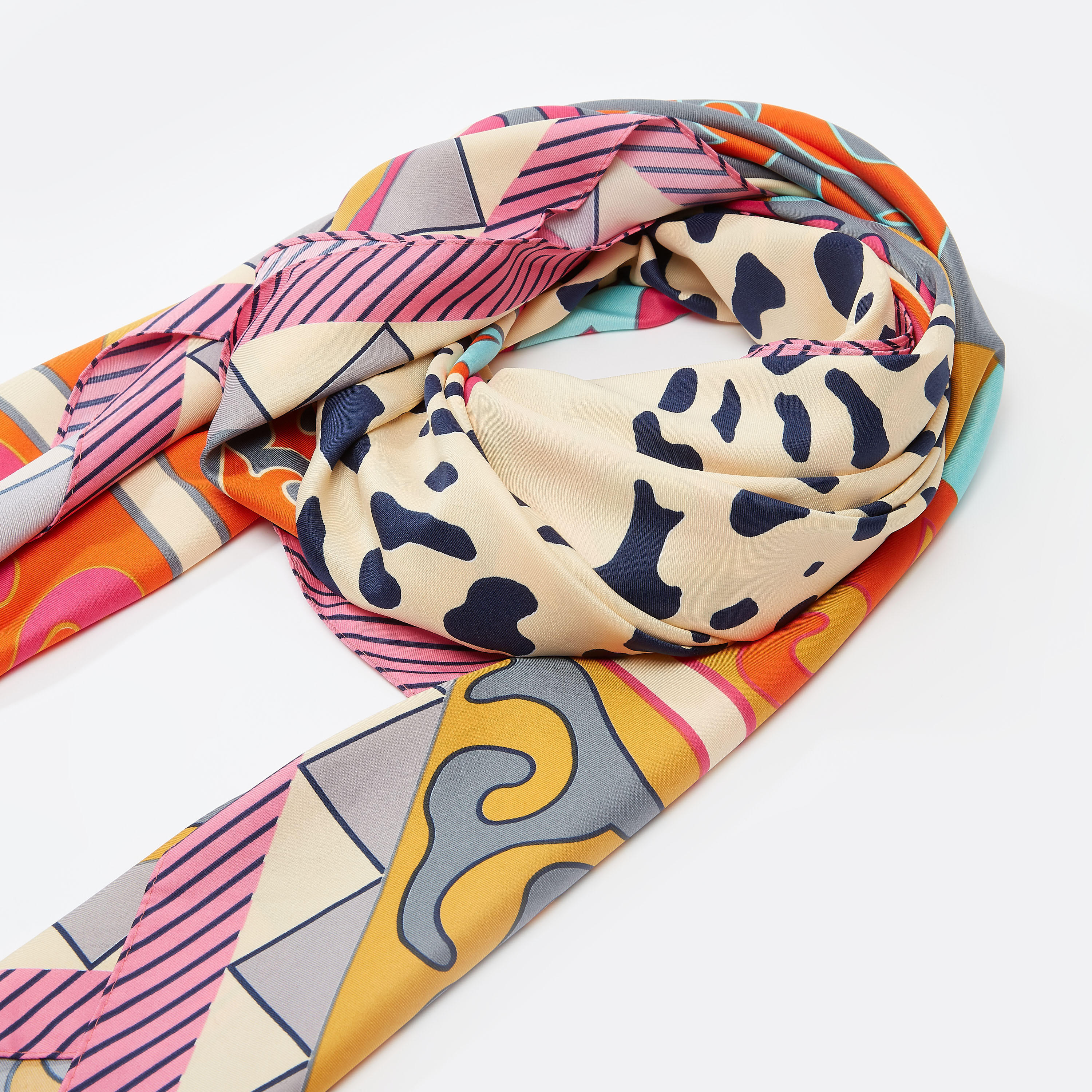 وشاح مزيّن بطبعات-women-clothingaccessories-scarves-image-3