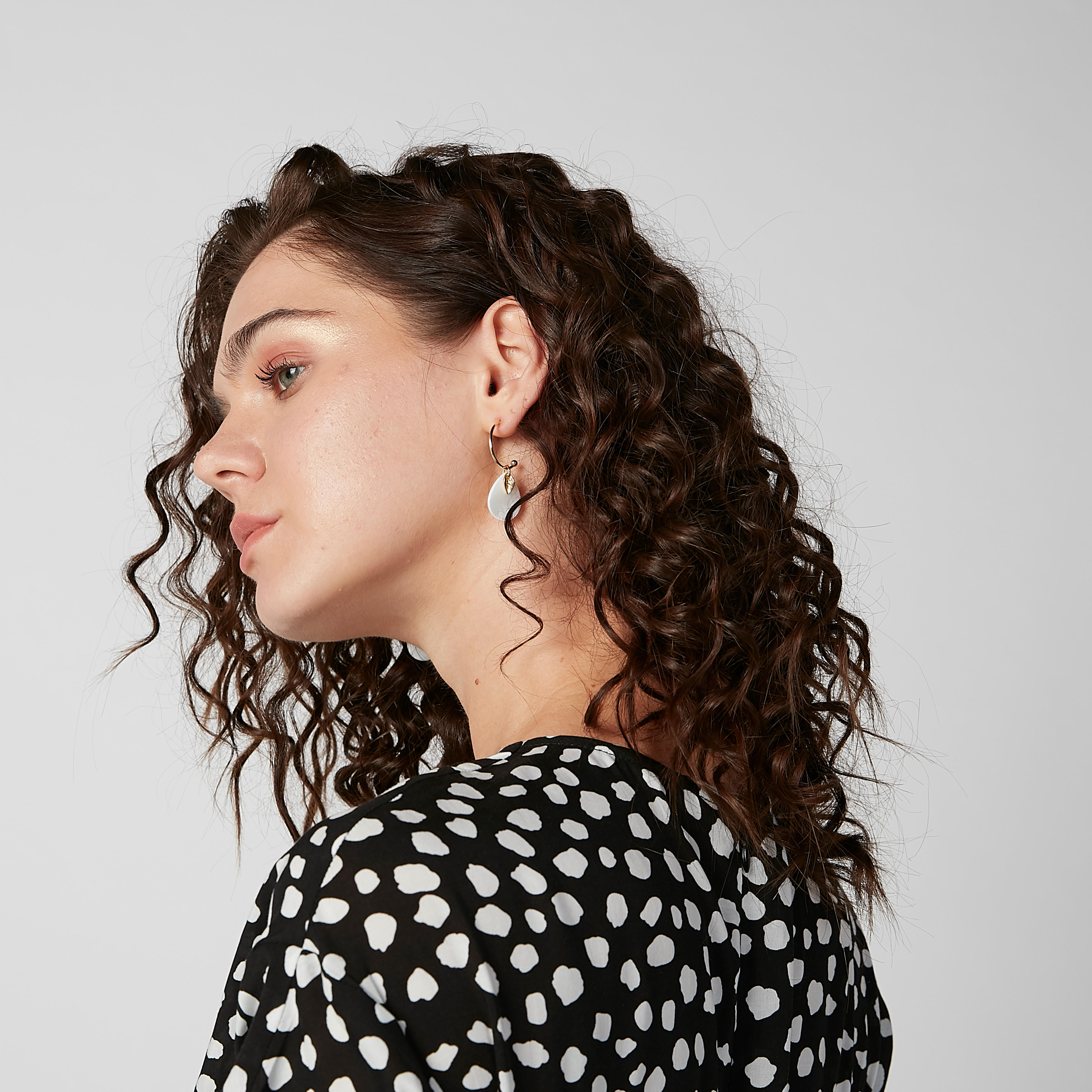 Embellished Dangling Earrings with Pushback Closure-women-watchesandjewellery-jewellery-earrings-image-2