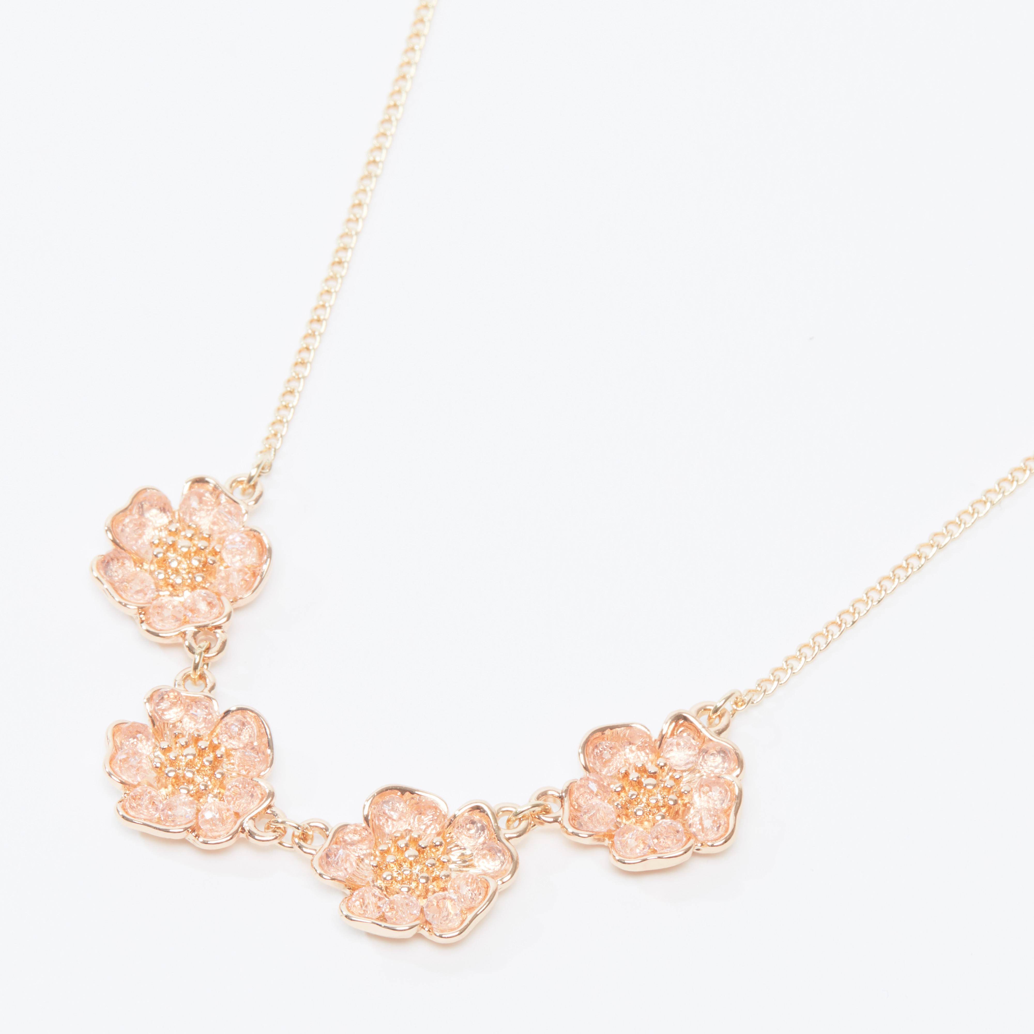 عقد مزيّن بمشبك إغلاق-women-watchesandjewellery-jewellery-necklacesandpendants-image-1