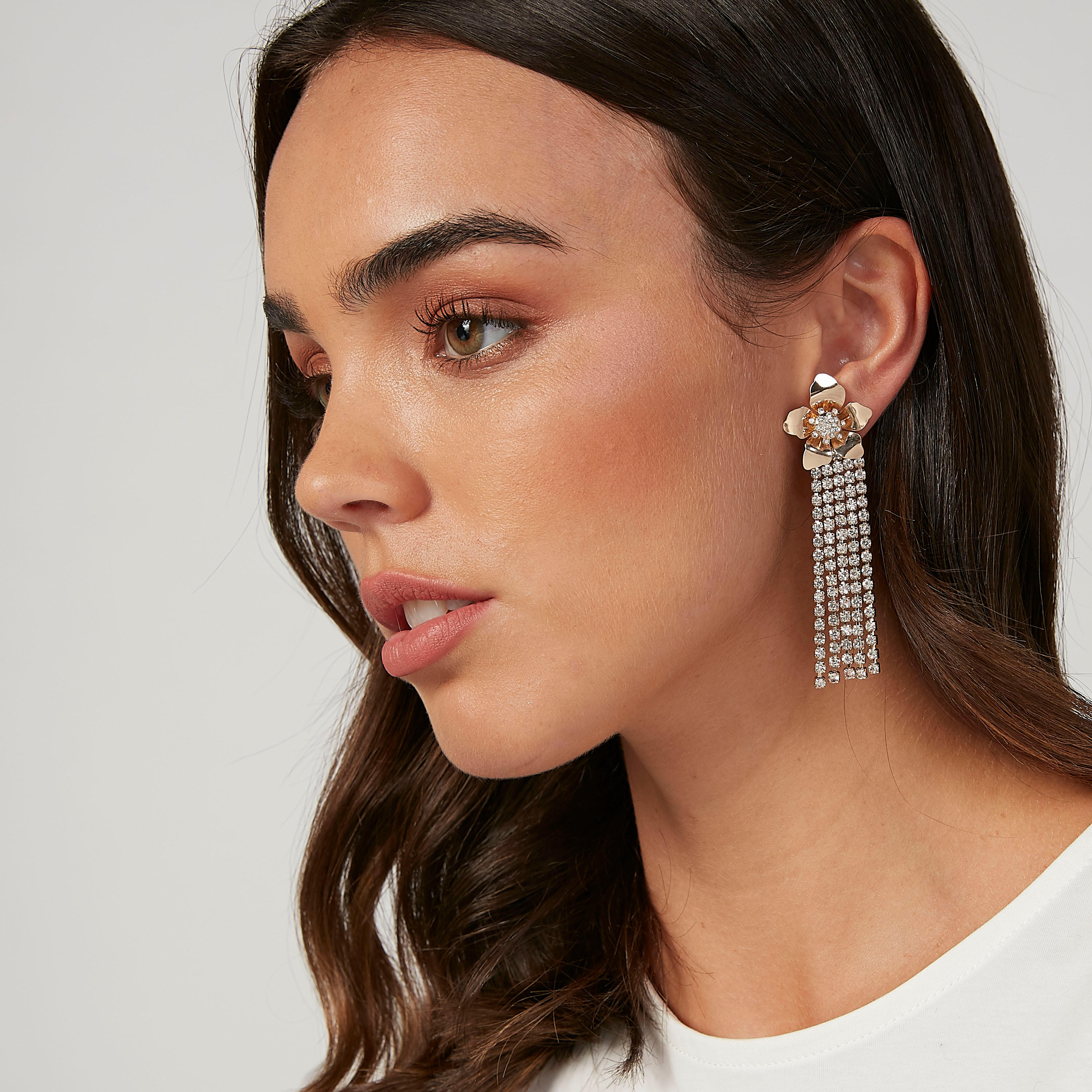 حلقان بدلّاية مزيّنة ومكبس إغلاق-women-watchesandjewellery-jewellery-earrings-image-2