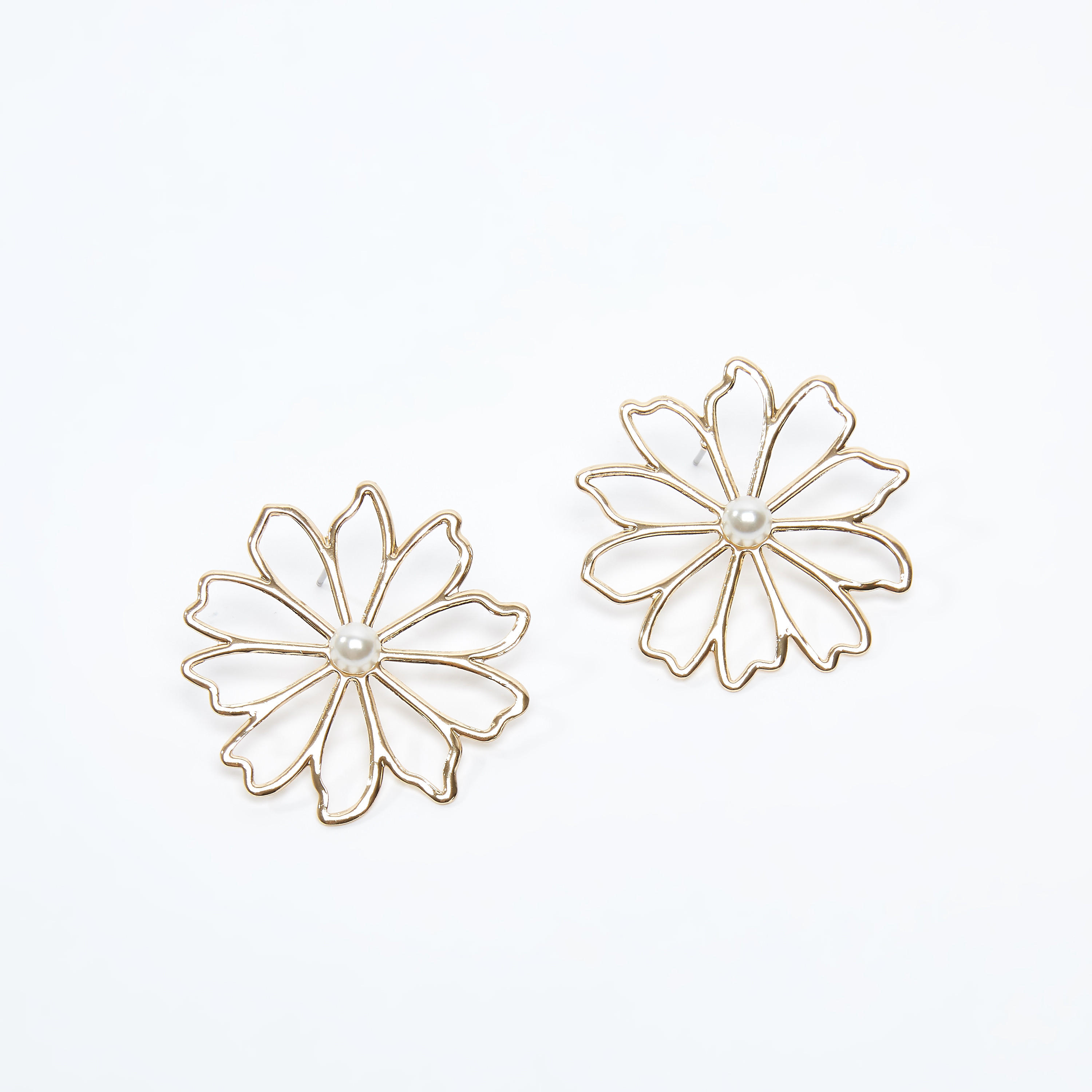 أقراط بمكبس إغلاق وتفاصيل لؤلؤ على شكل زهور-women-watchesandjewellery-jewellery-earrings-image-1