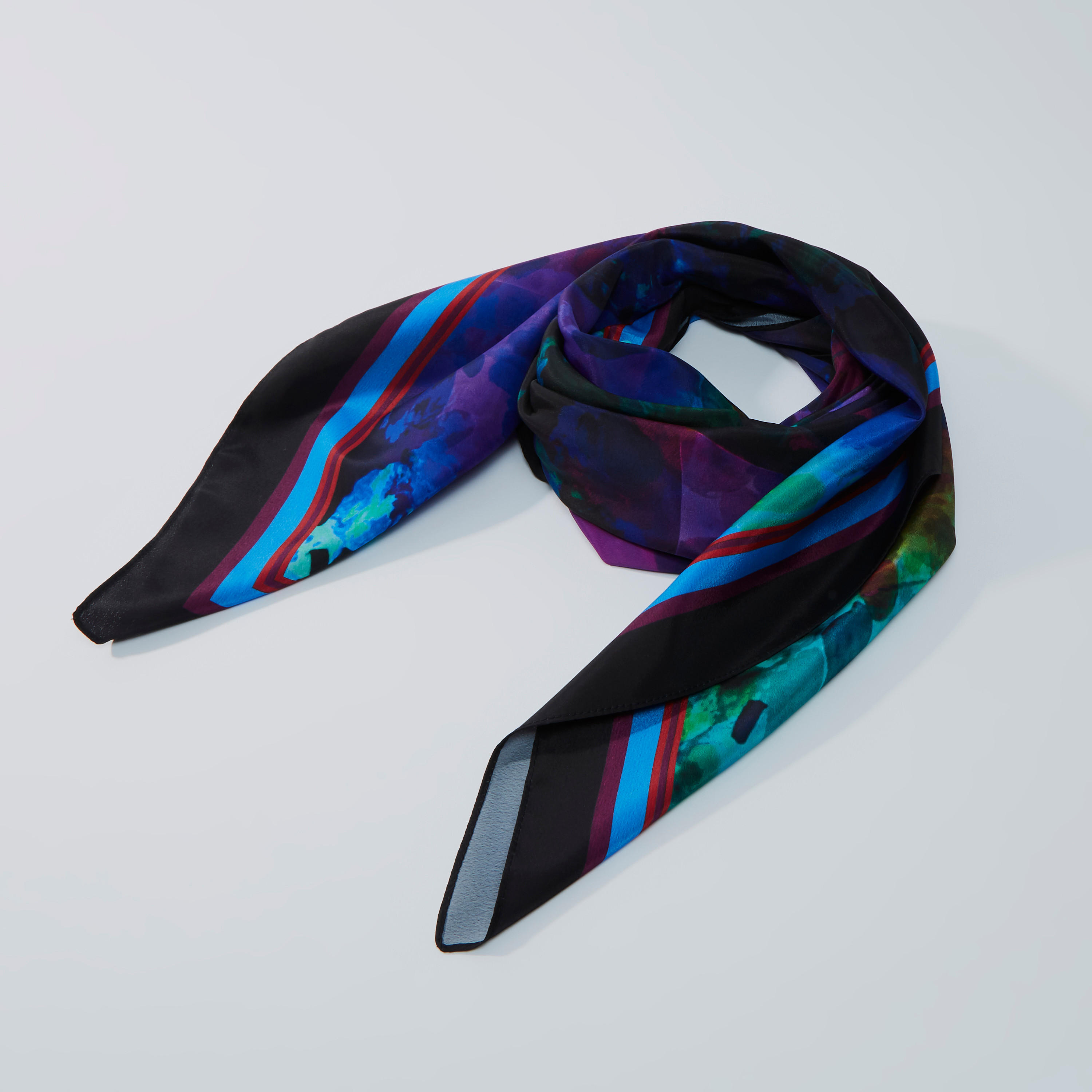 وشاح مزيّن بطبعات-women-clothingaccessories-scarves-image-3