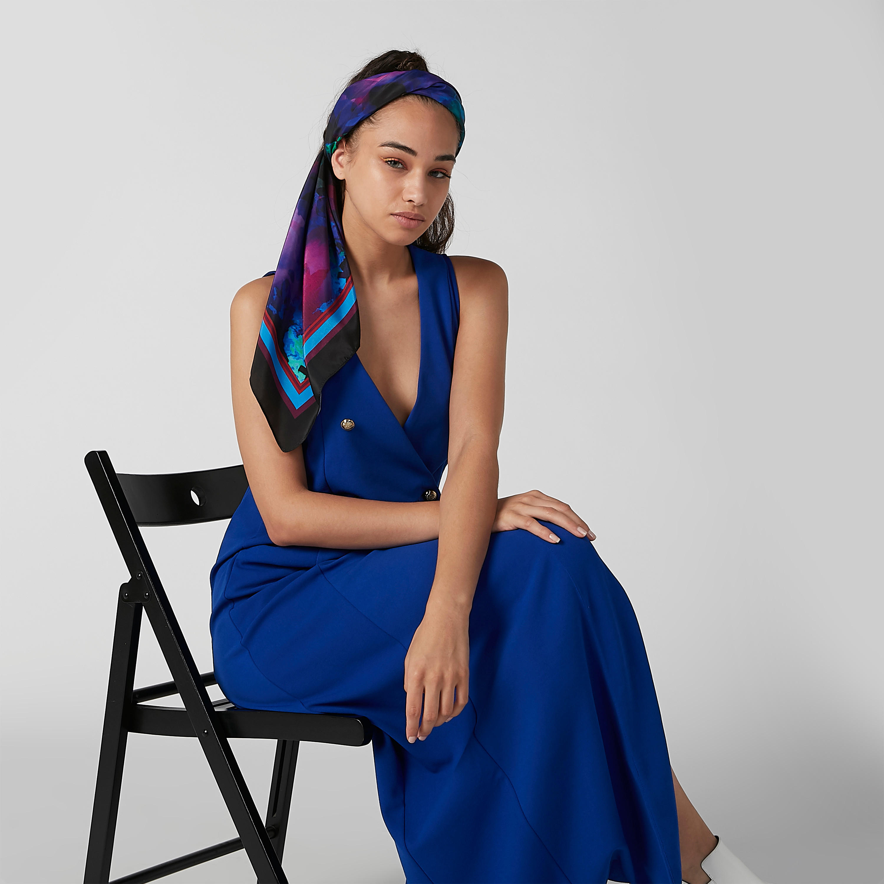 وشاح مزيّن بطبعات-women-clothingaccessories-scarves-image-2