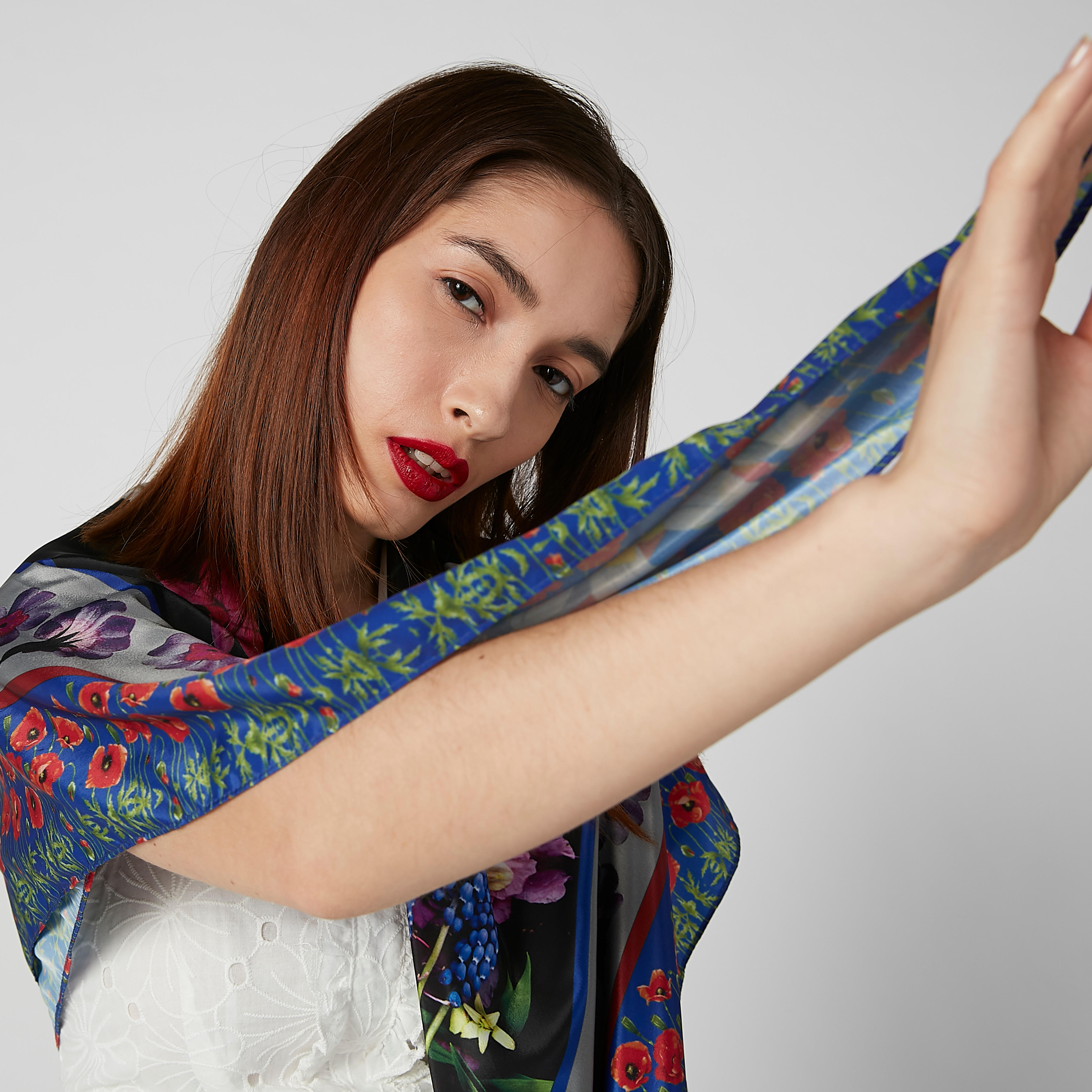 وشاح بطبعات زهرية-women-clothingaccessories-scarves-image-2