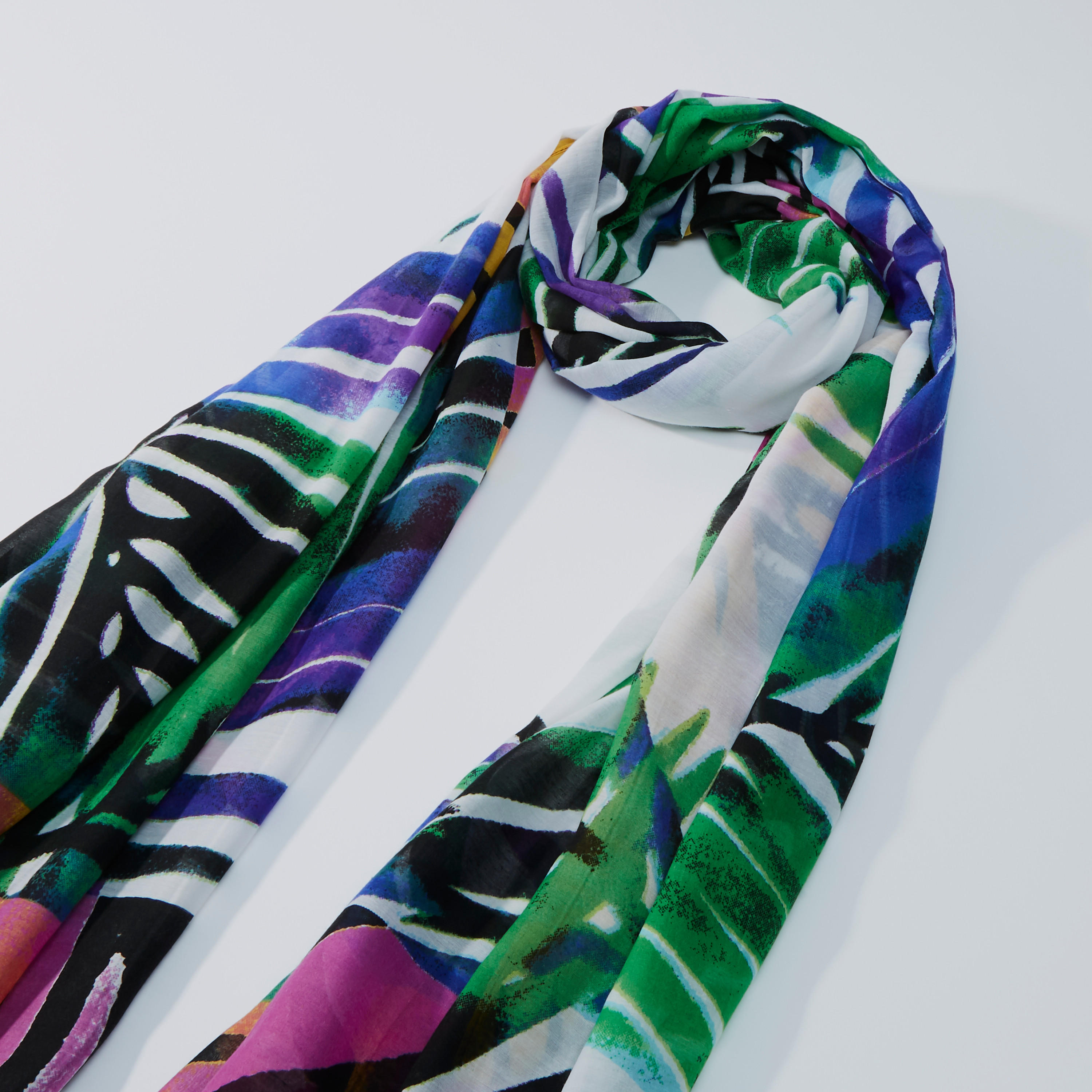 وشاح بطبعات تروبيكال-women-clothingaccessories-scarves-image-1