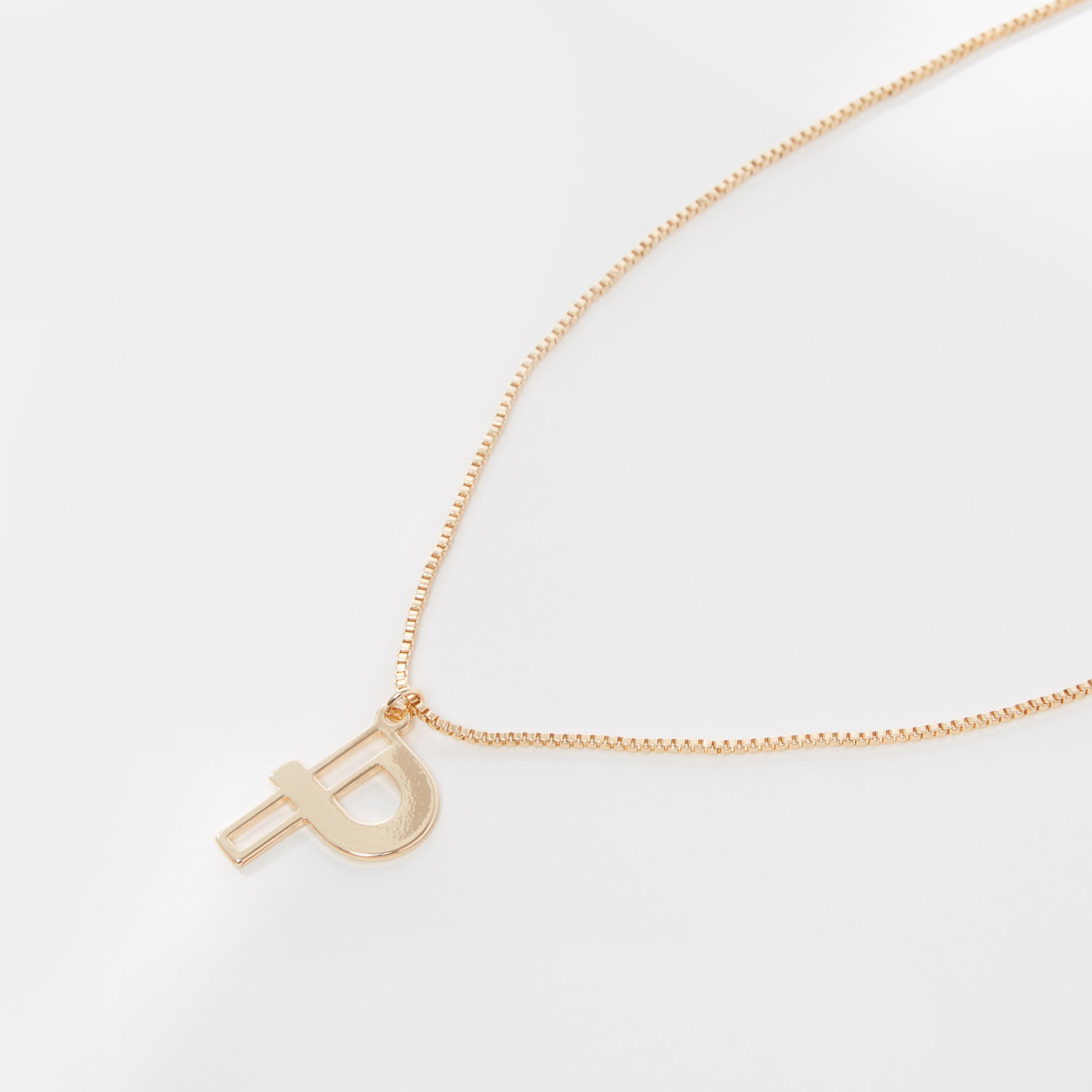 عقد بدلّاية P ميتاليك ومشبك إغلاق-women-watchesandjewellery-jewellery-necklacesandpendants-image-1